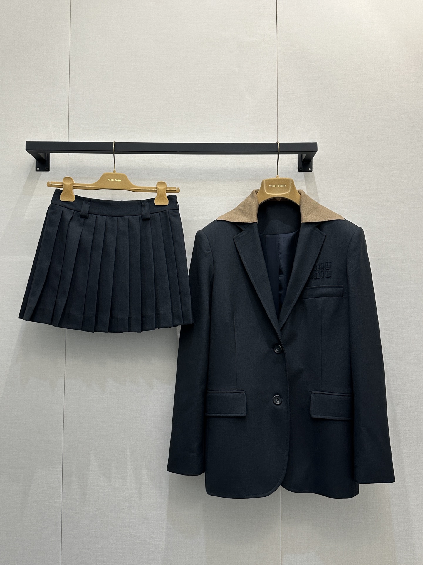 miumiu 미우미우 니트 레이어드 테일러드 자켓 재킷 + 스커트 셋업 세트 의류