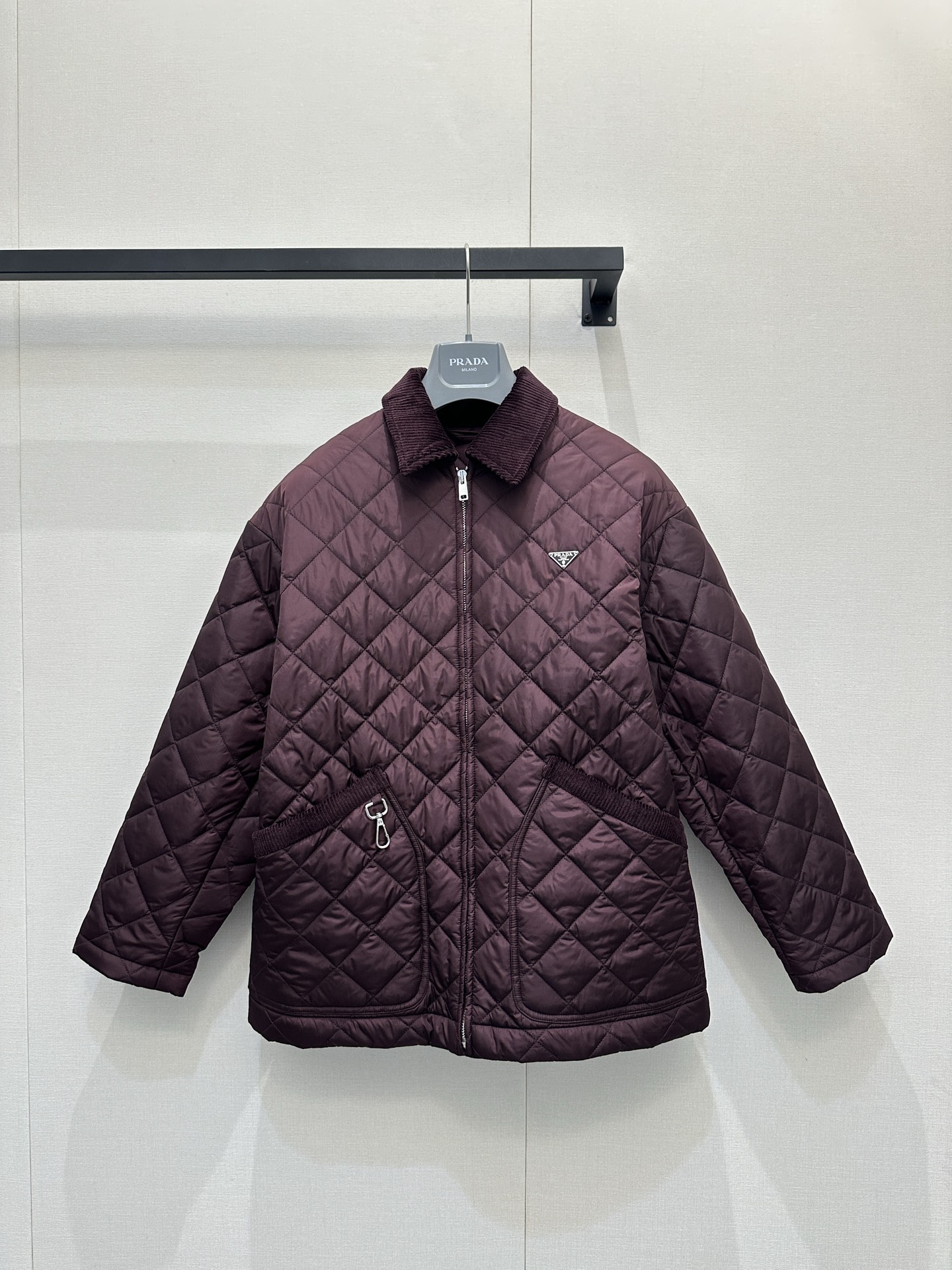 프라다(Prada) 카라 퀼팅 패딩 자켓 재킷 의류