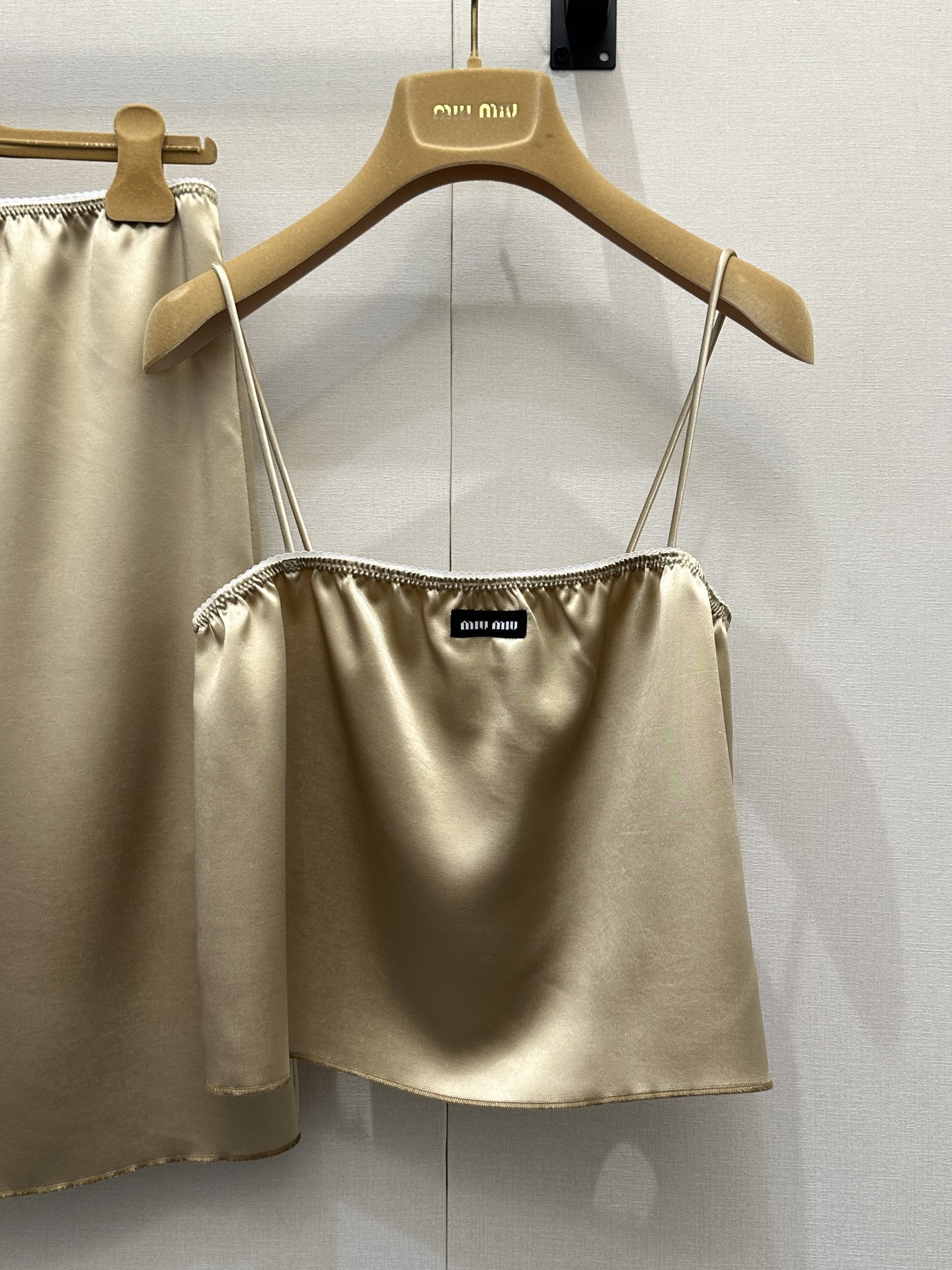 미우미우(Miu Miu) 아세테이트 레이스 슬립 셋업 세트 의류