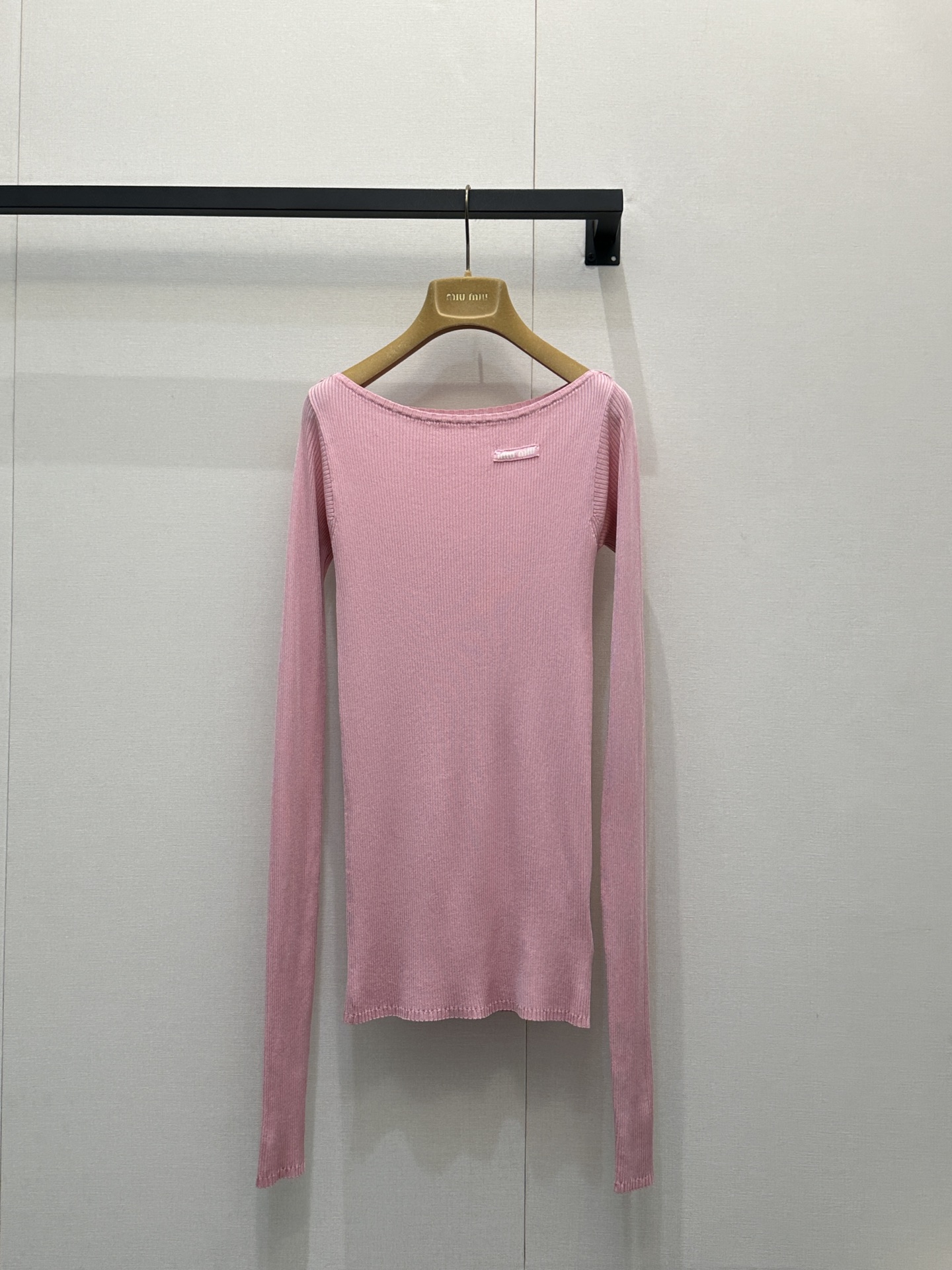 미우미우(miumiu) 투웨이 실크 니트 슬림 긴팔 티셔츠 의류
