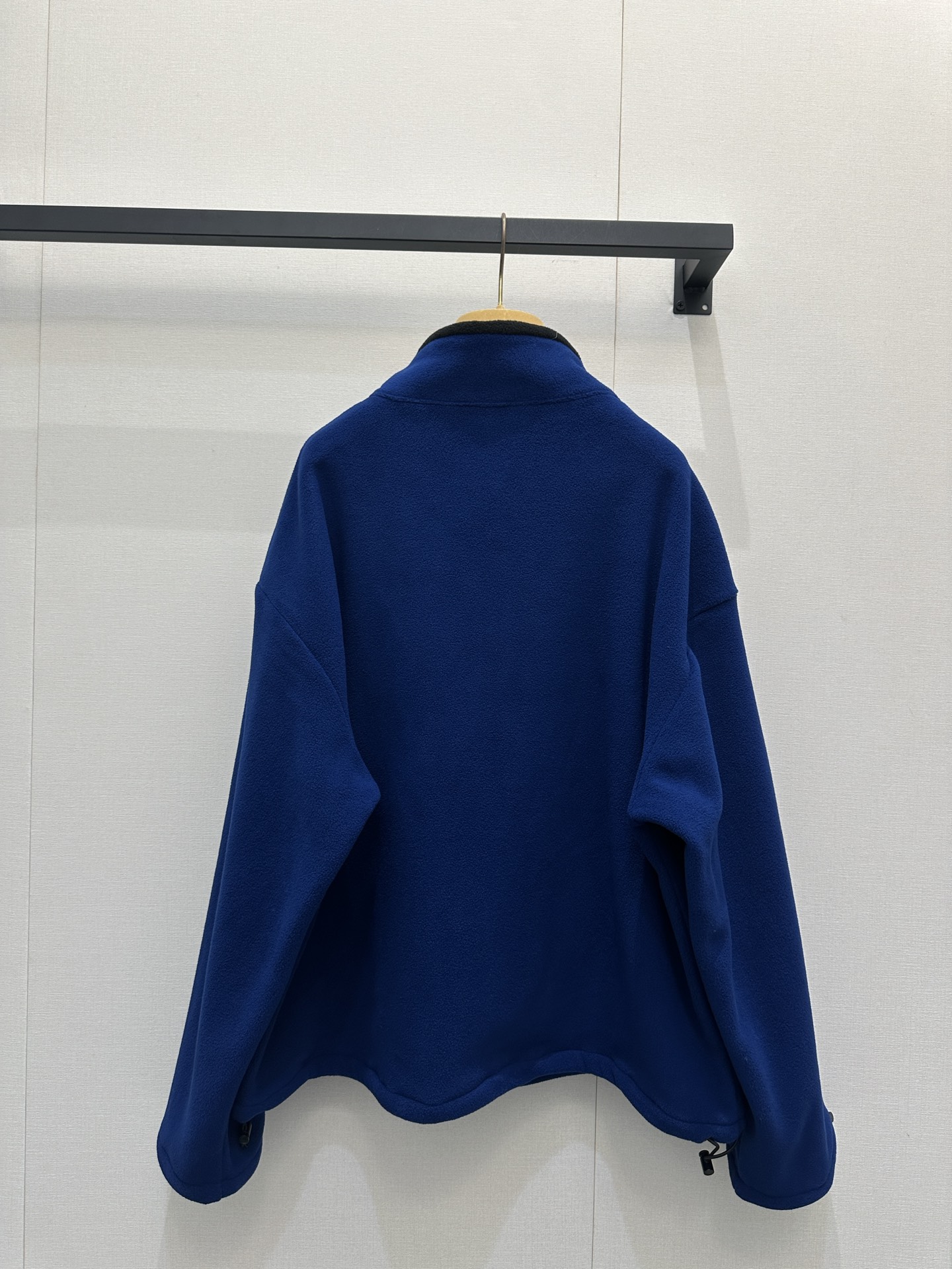 미우미우(miumiu) 로고 자수 쉐르파 플리스 후리스 후드 집업 자켓 재킷 의류