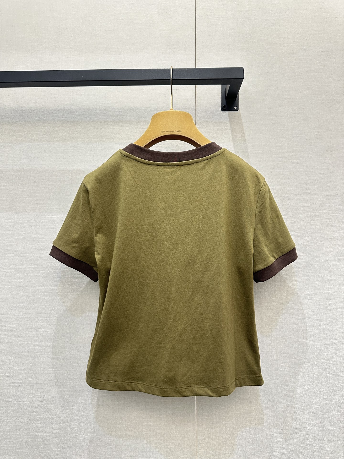 미우미우(miumiu) 배색 크롭 라운드 반팔 티셔츠 의류