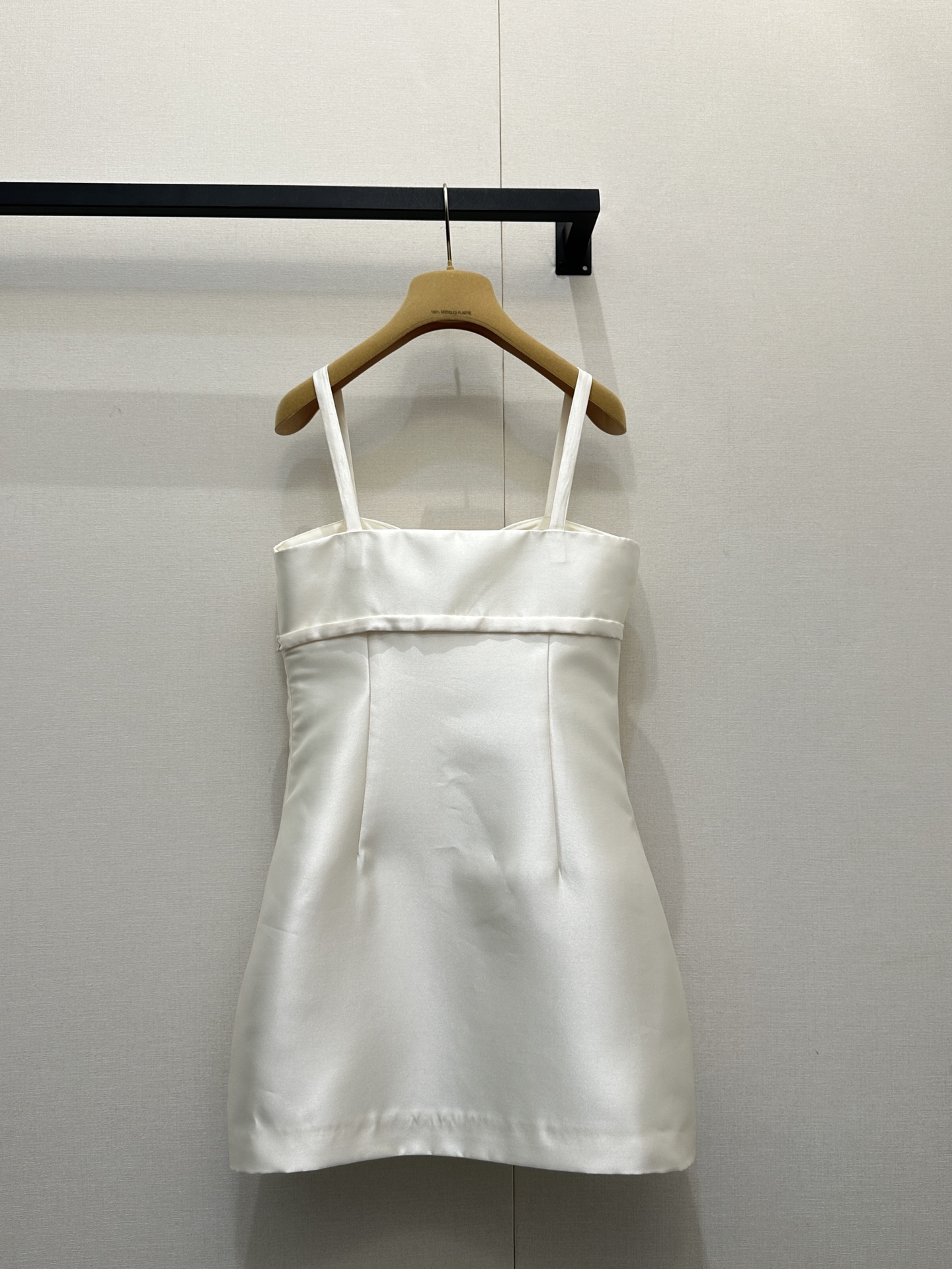 미우미우(miumiu) 리본 화이트 새틴 슬립 원피스 의류