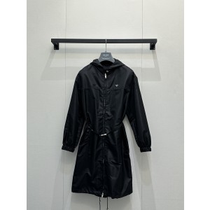 프라다(PRADA) 삼각로고 후드 윈드브레이커 자켓 원피스 의류