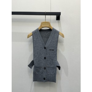 미우미우(miumiu) 로고 자수 사이드 스트랩 베스트 조끼 의류