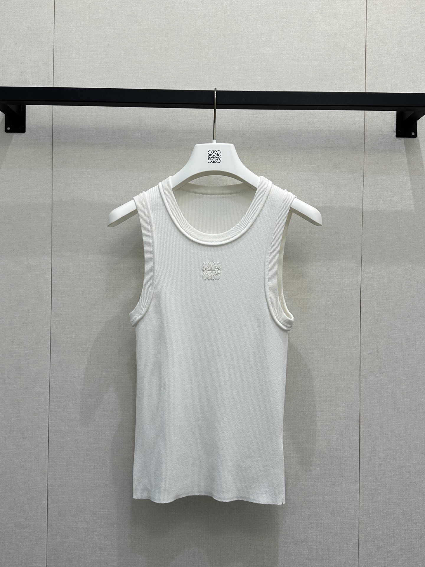 로에베(LOEWE) 아나그램 로고 니트 민소매 베스트 나시 의류