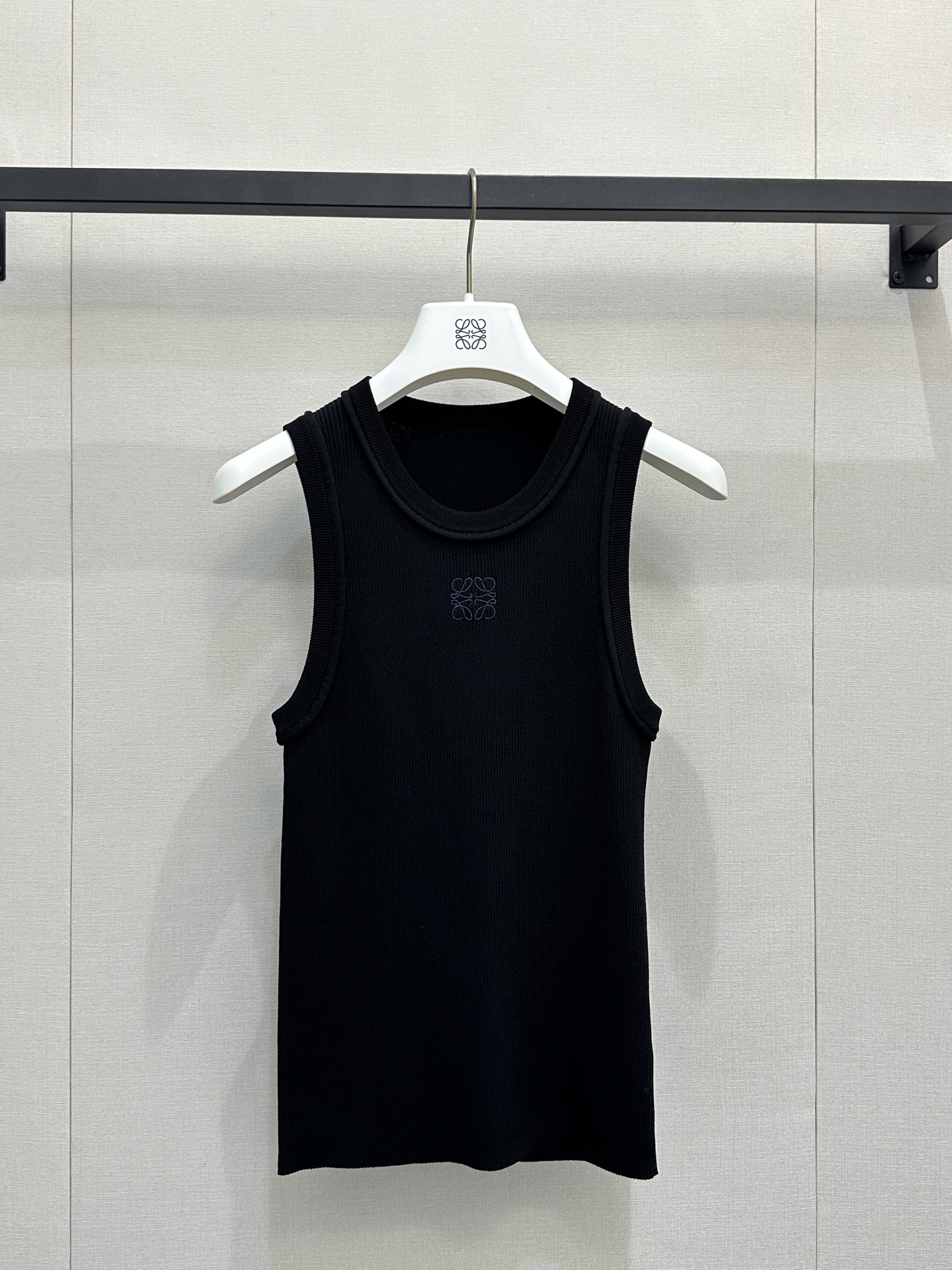 로에베(LOEWE) 아나그램 로고 니트 민소매 베스트 나시 의류