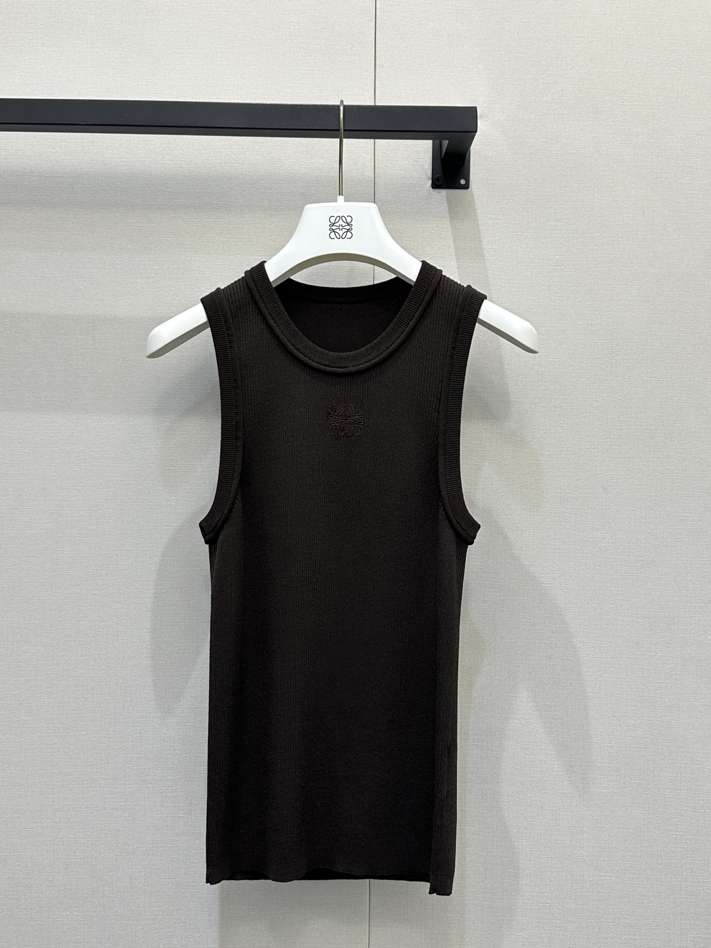 로에베(LOEWE) 아나그램 로고 니트 민소매 베스트 나시 의류