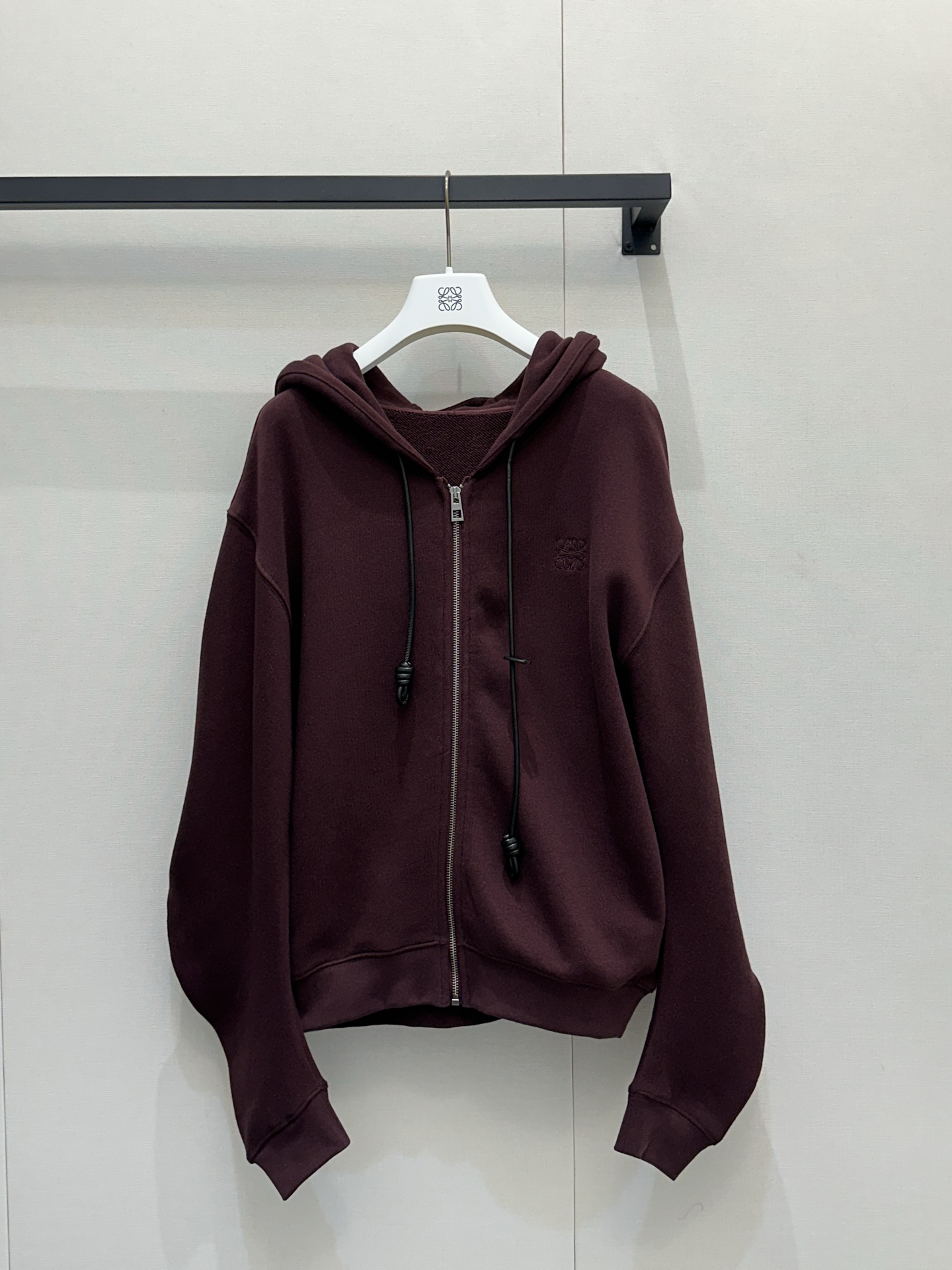 로에베(LOEWE) 입체 커팅 가죽 스트링 후드 집업 자켓 재킷 의류