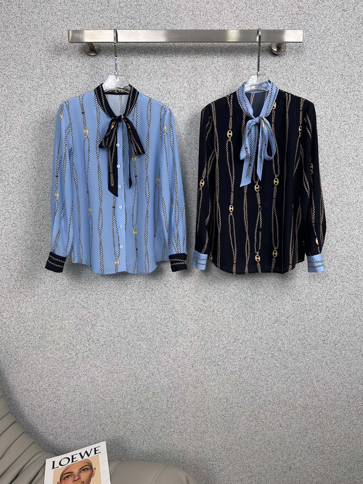 구찌(Gucci) 프렌치 타이 체인 프린트 블라우스 셔츠 의류