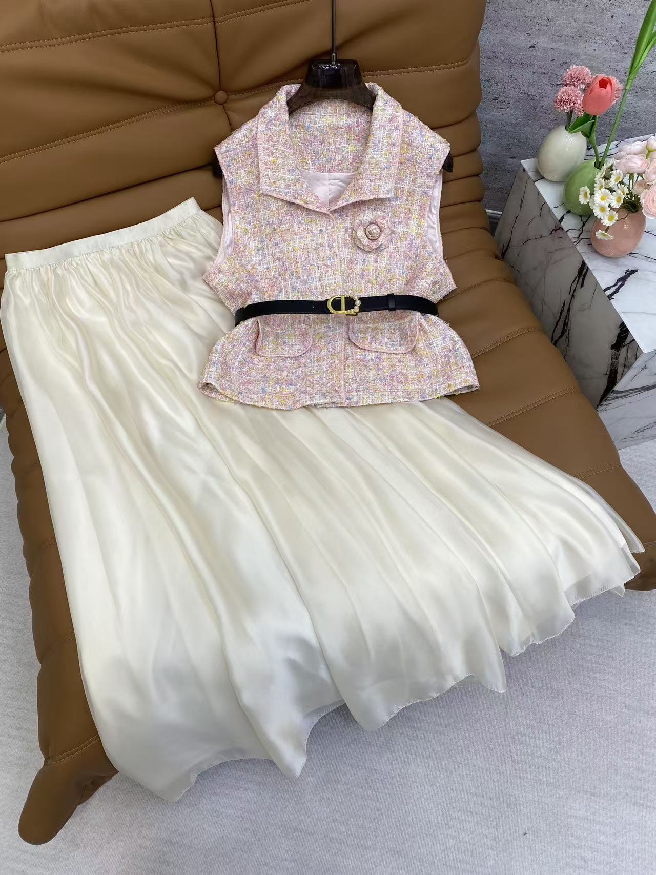 디올(Dior) 트위드 베스트 & 튤 스커트 셋업 세트 의류