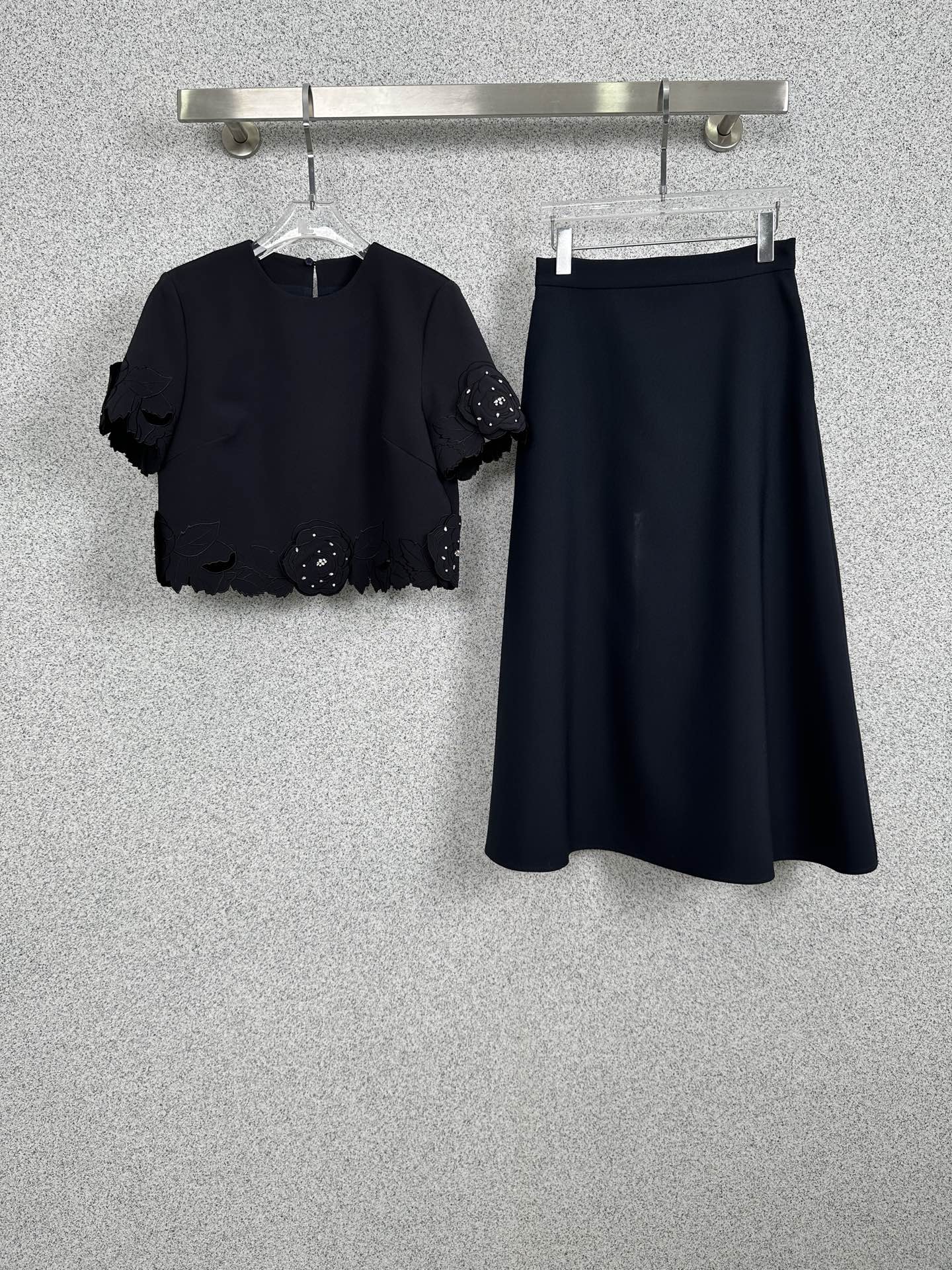 발렌티노(Valentino) 입체 자수 & 수공예 쥬얼 상의 하의 스커트 셋업 세트 의류