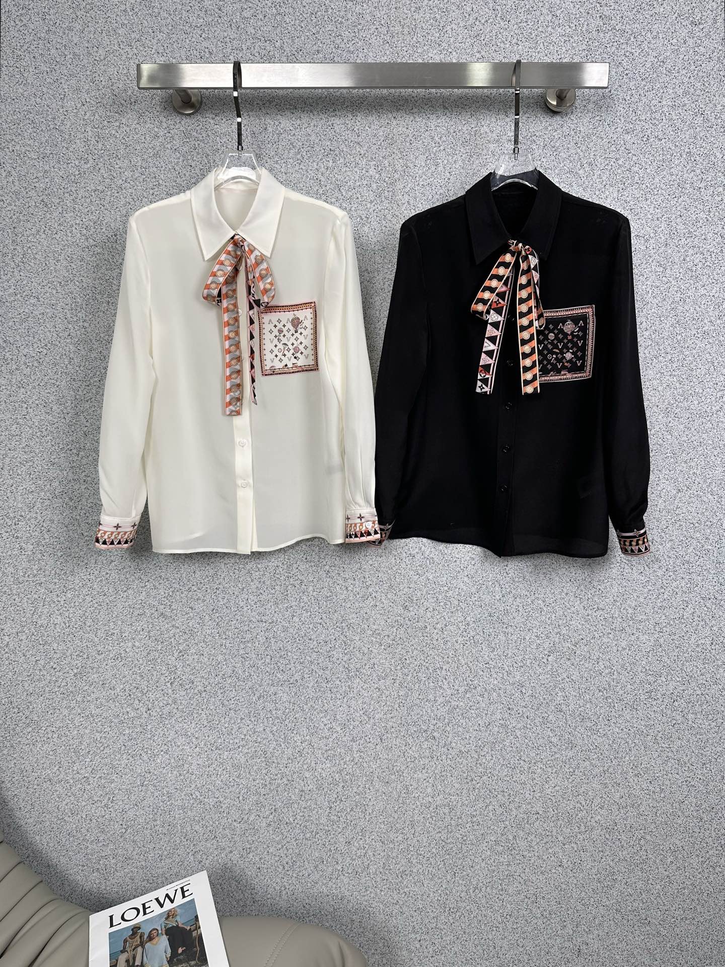 루이비통(LV) 실크 스카프 타이 프린트 셔츠 블라우스 의류