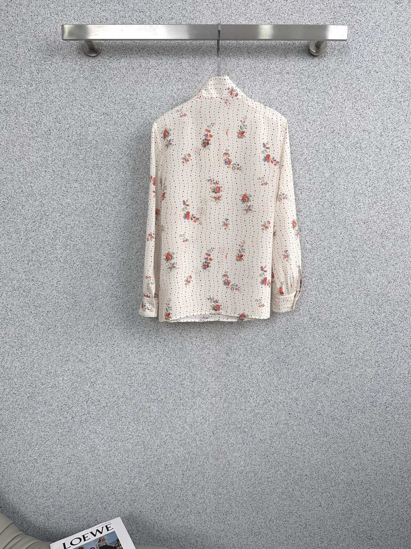 Valentino 발렌티노(VLT) 스프링 가든 실크 타이 블라우스 셔츠 의류