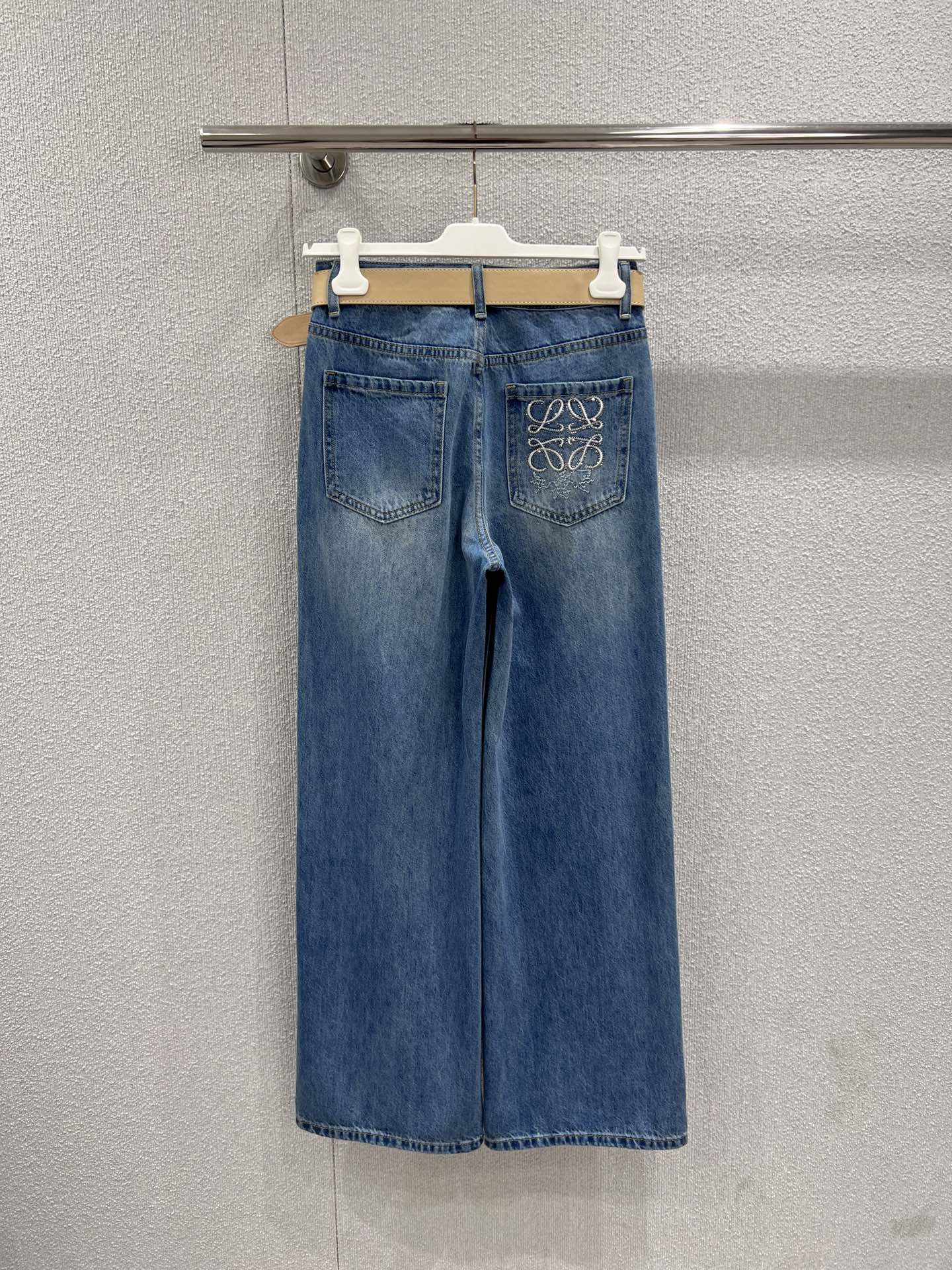 로에베(Loew) 아나그램 쥬얼 자수 와이드 데님 팬츠 바지 의류