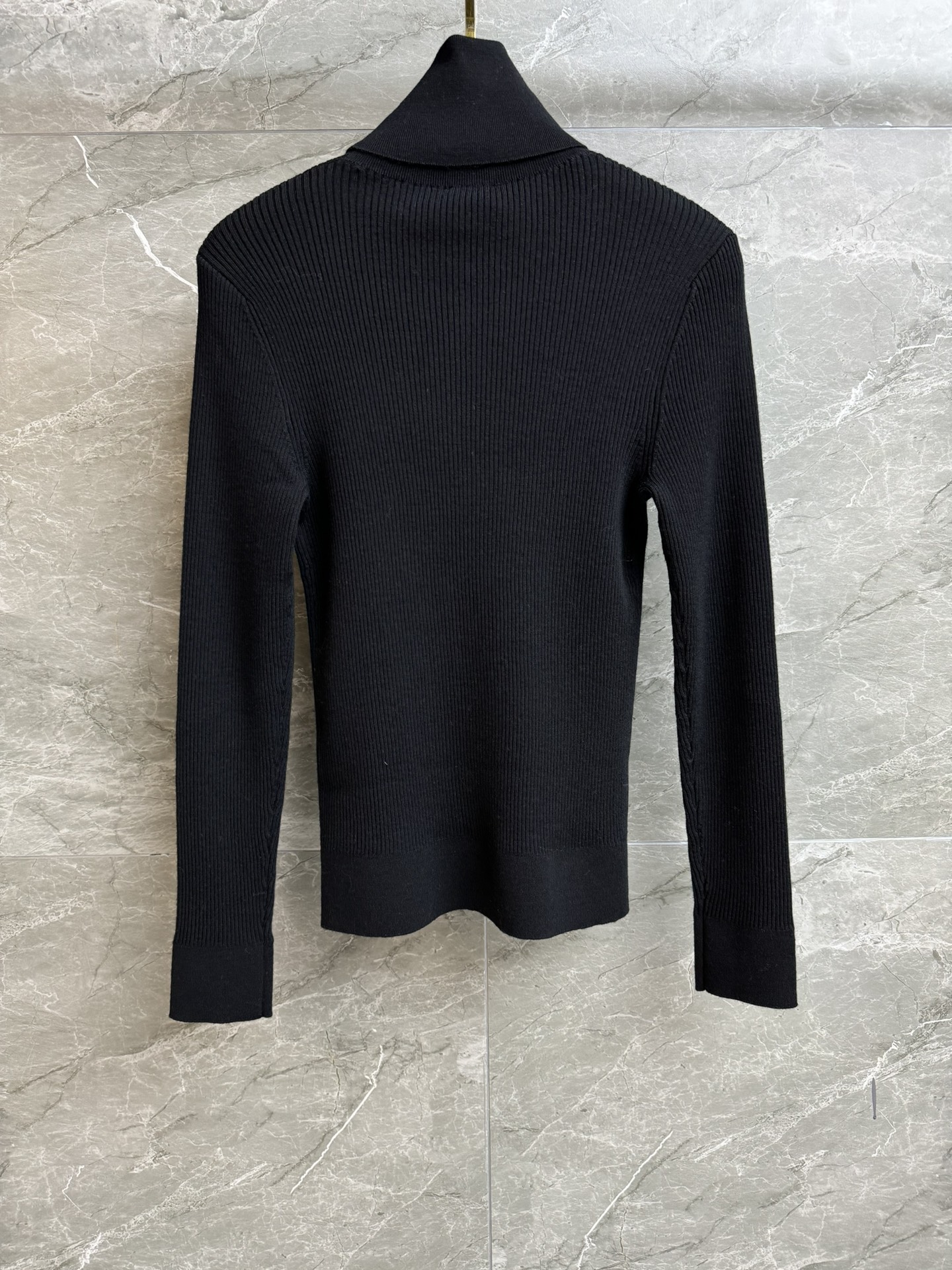 샤넬(Chanel) 입체 리본 부클레 터틀넥 목폴라 니트 의류