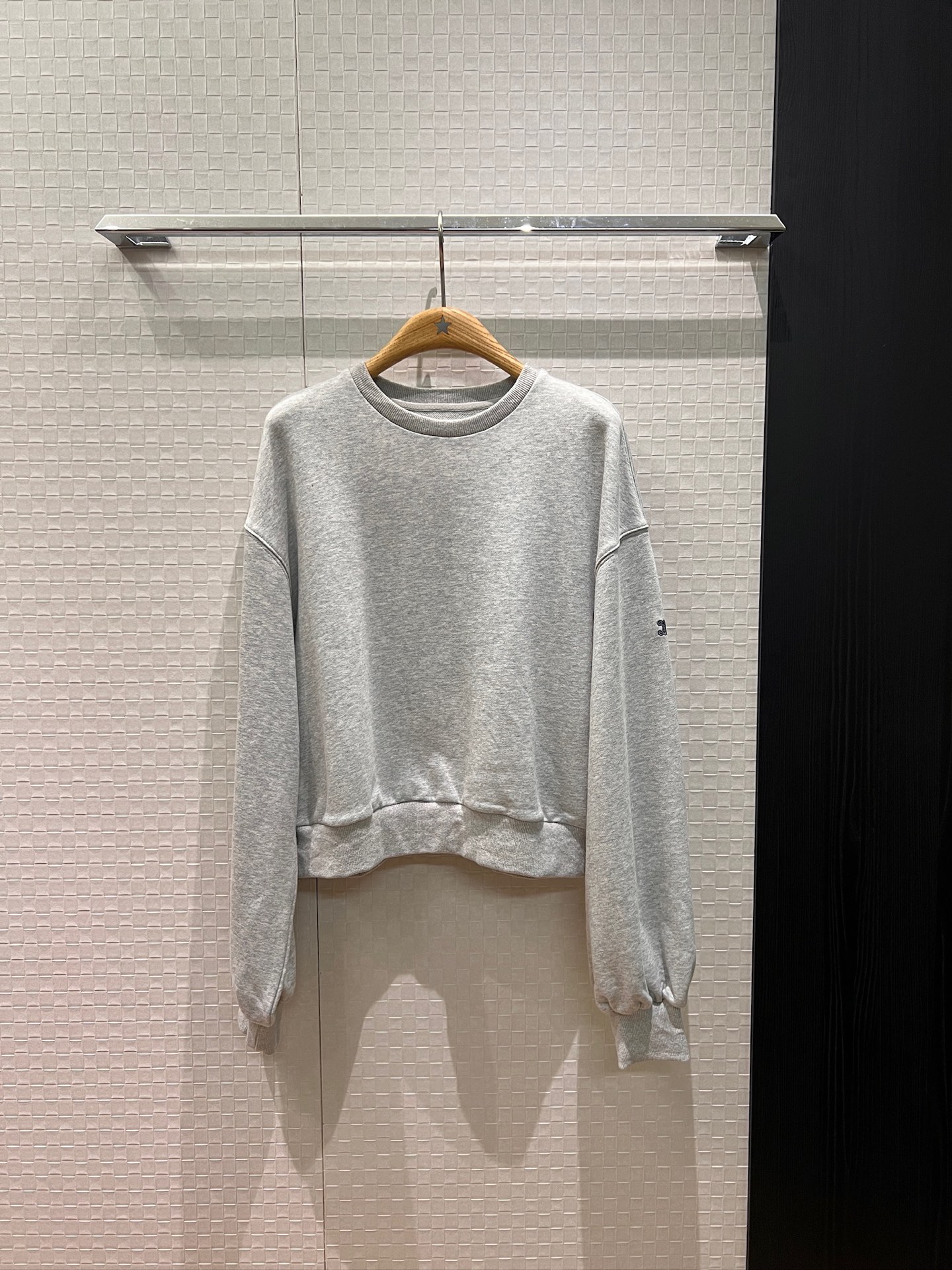 셀린느(Celine) 트리오페 자수 벌룬소매 맨투맨 티셔츠 의류