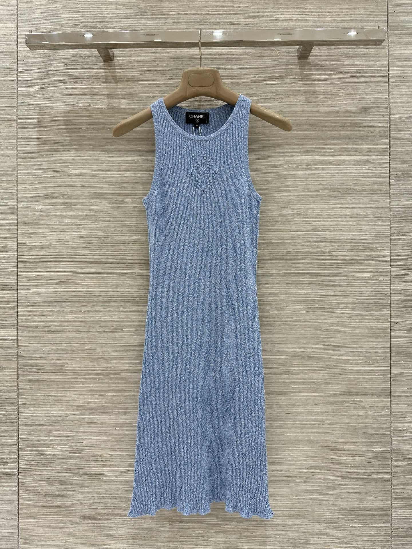 샤넬(Chanel) 펀칭 로고 자수 니트 나시 민소매 탑 원피스 의류