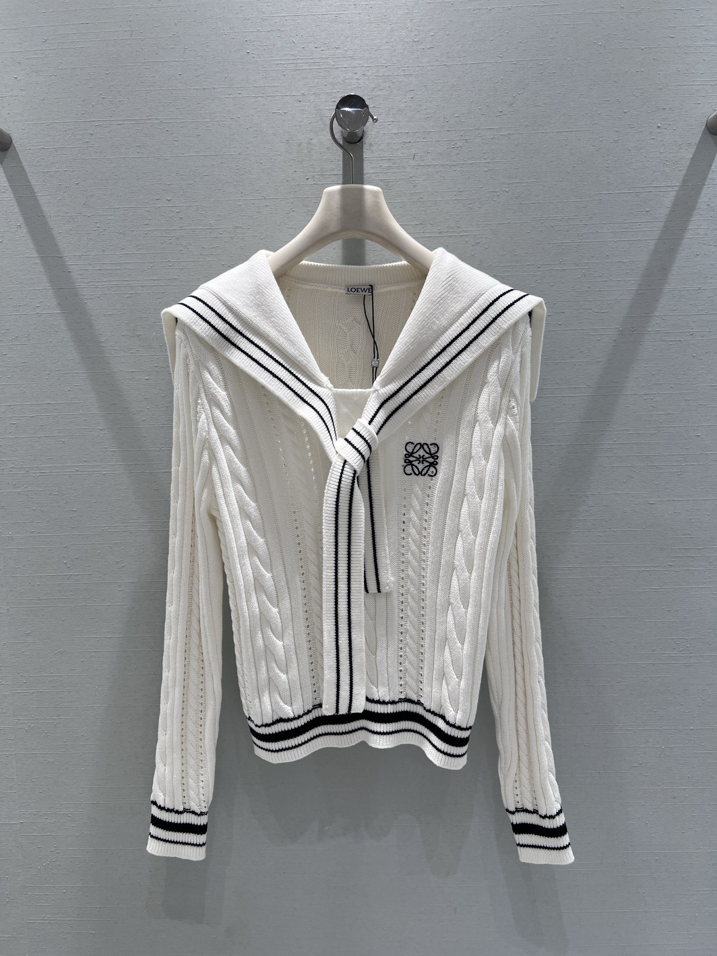 로에베(Loewe) 세일러 카라 꽈배기 니트 의류