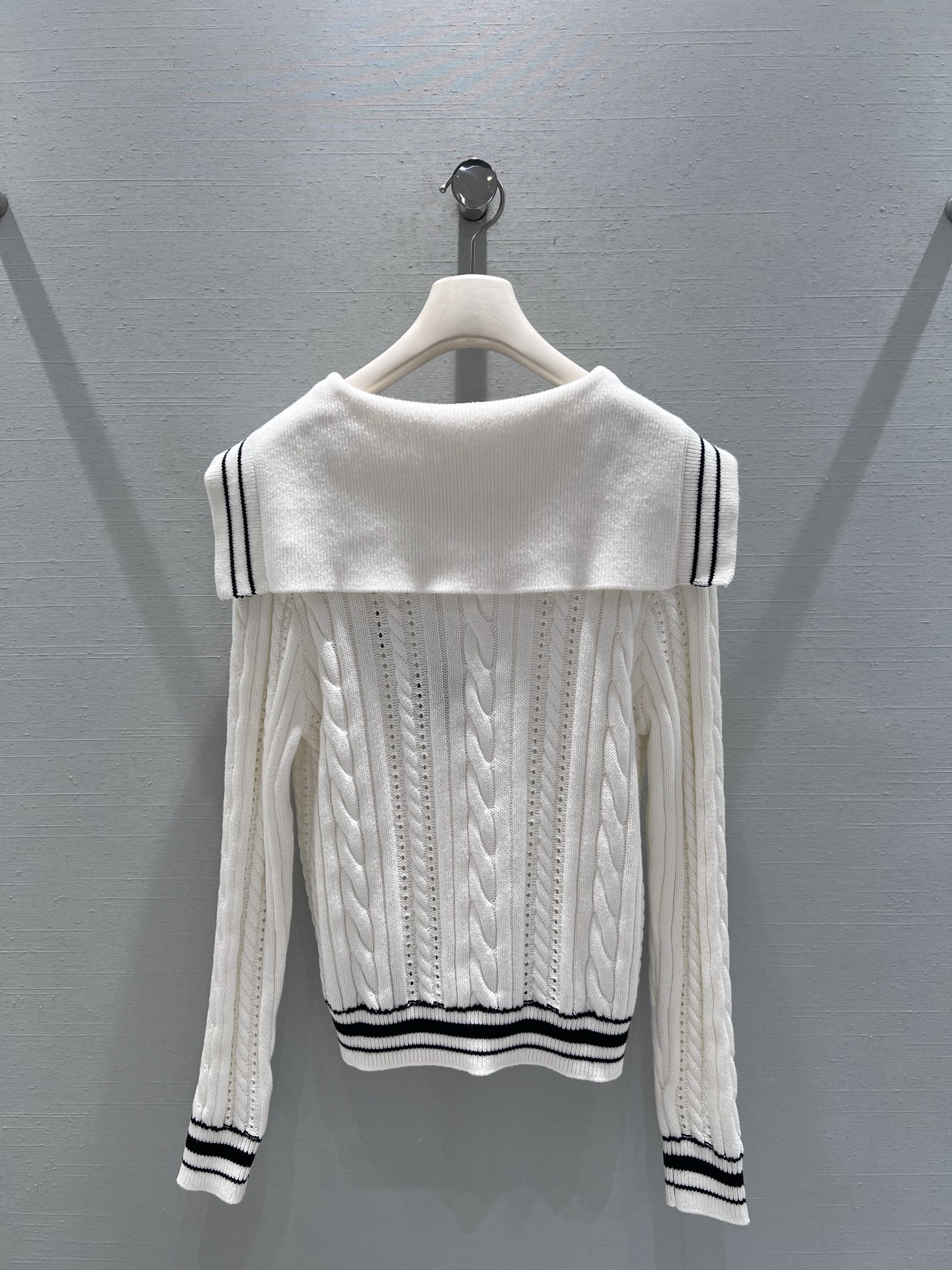 로에베(Loewe) 세일러 카라 꽈배기 니트 의류