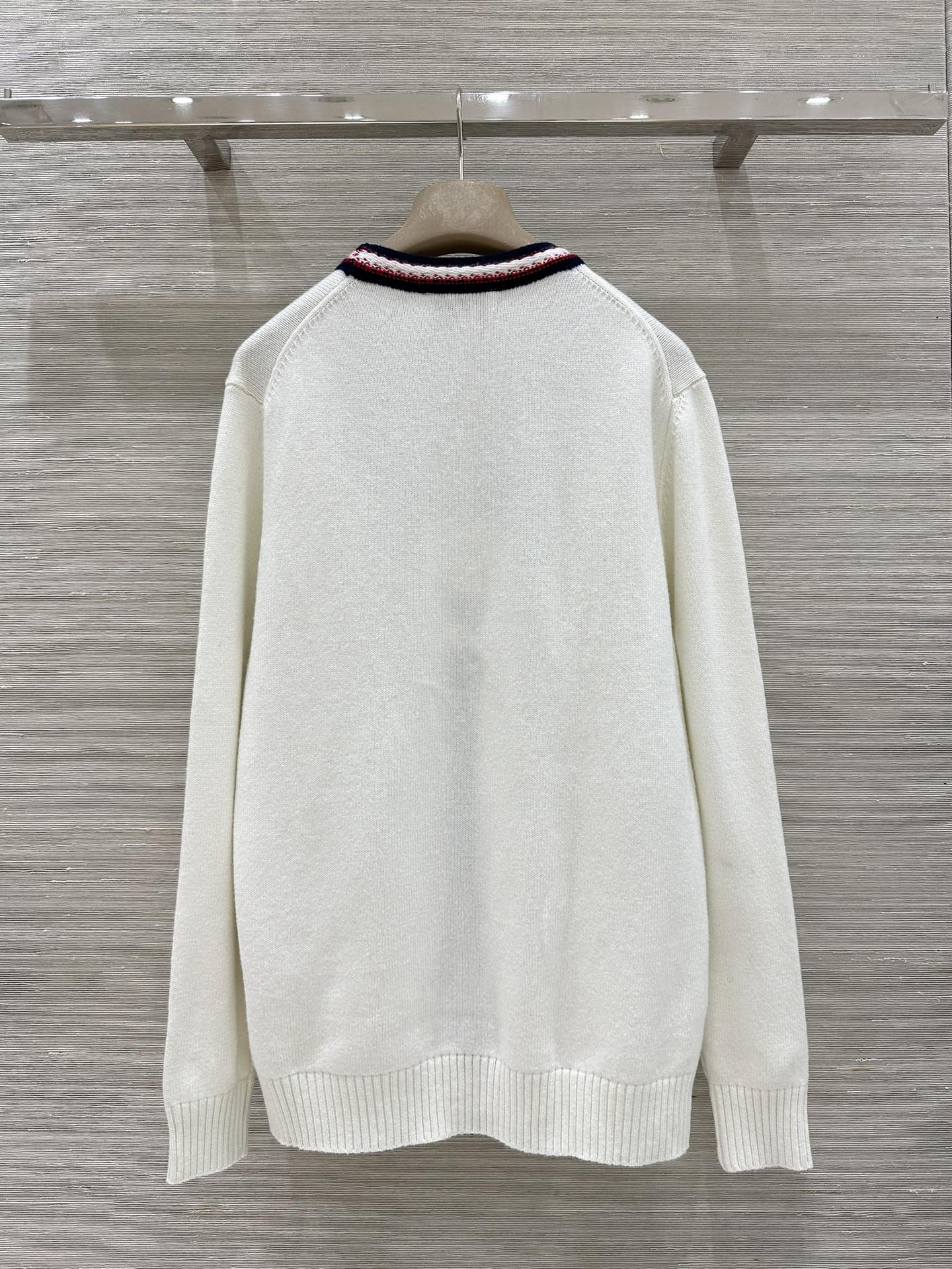 샤넬(Chanel) 자수 리본 브이넥 가디건 의류