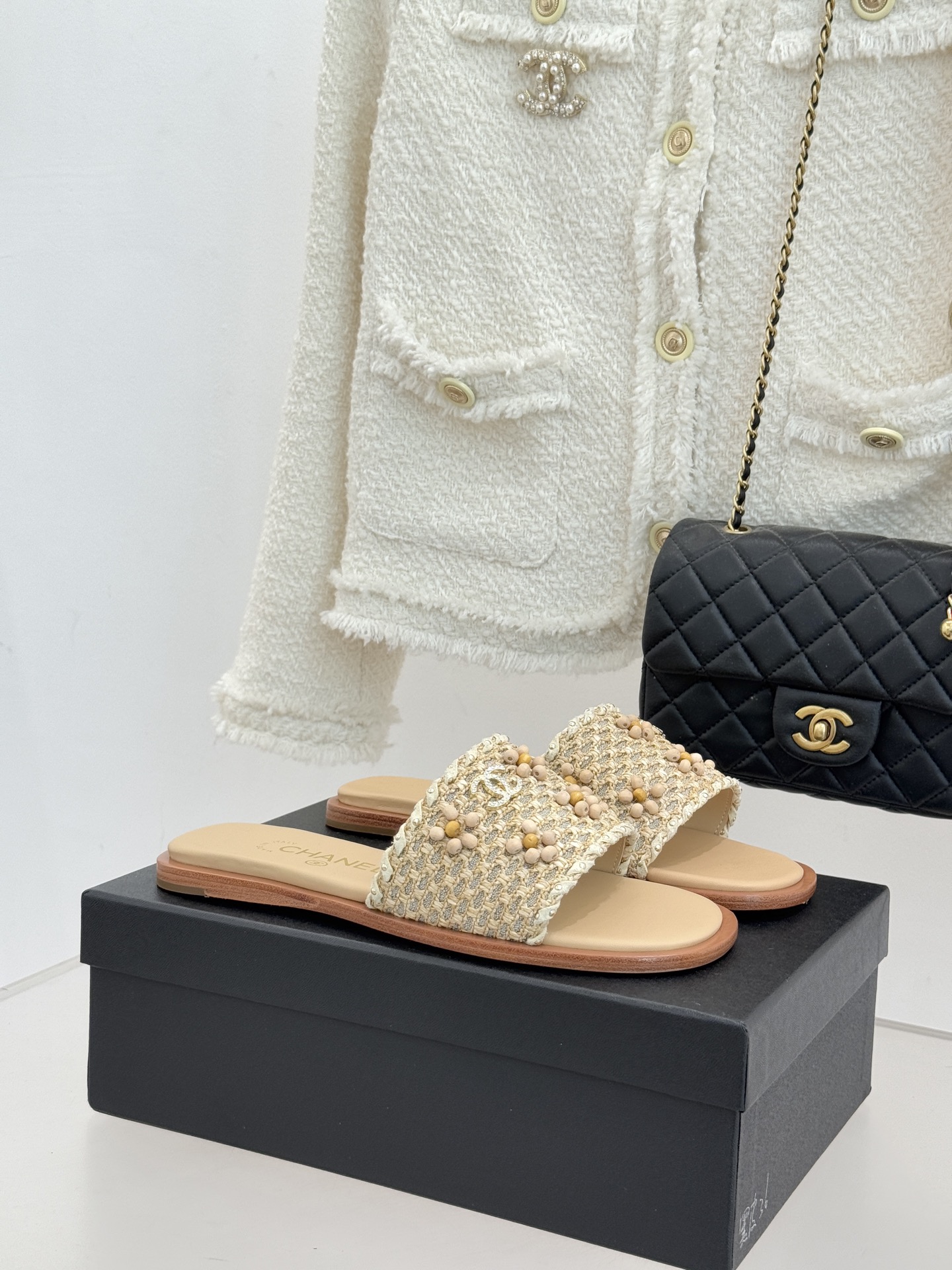 샤넬(CHANEL) 더블 C 플랫 슬리퍼 신발