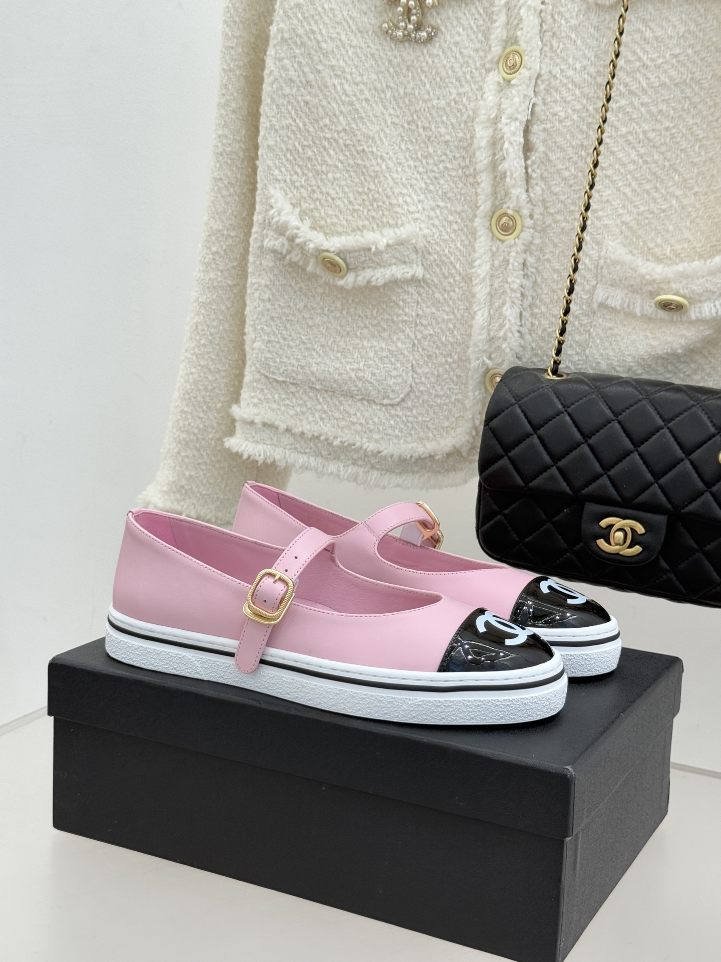 샤넬(CHANEL) 배색 플랫폼 메리제인 슈즈 신발