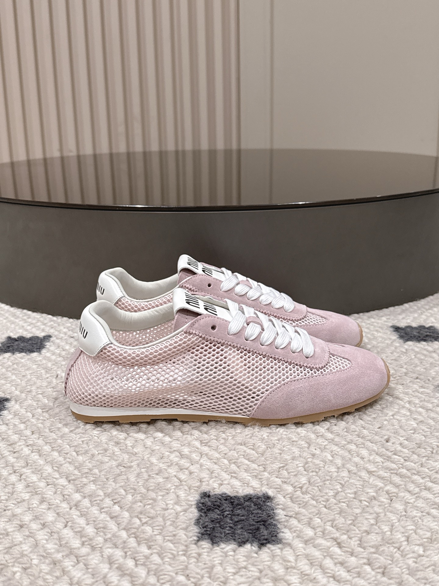 미우미우(MiuMiu) 메쉬 독일군 트레이너 스니커즈 신발