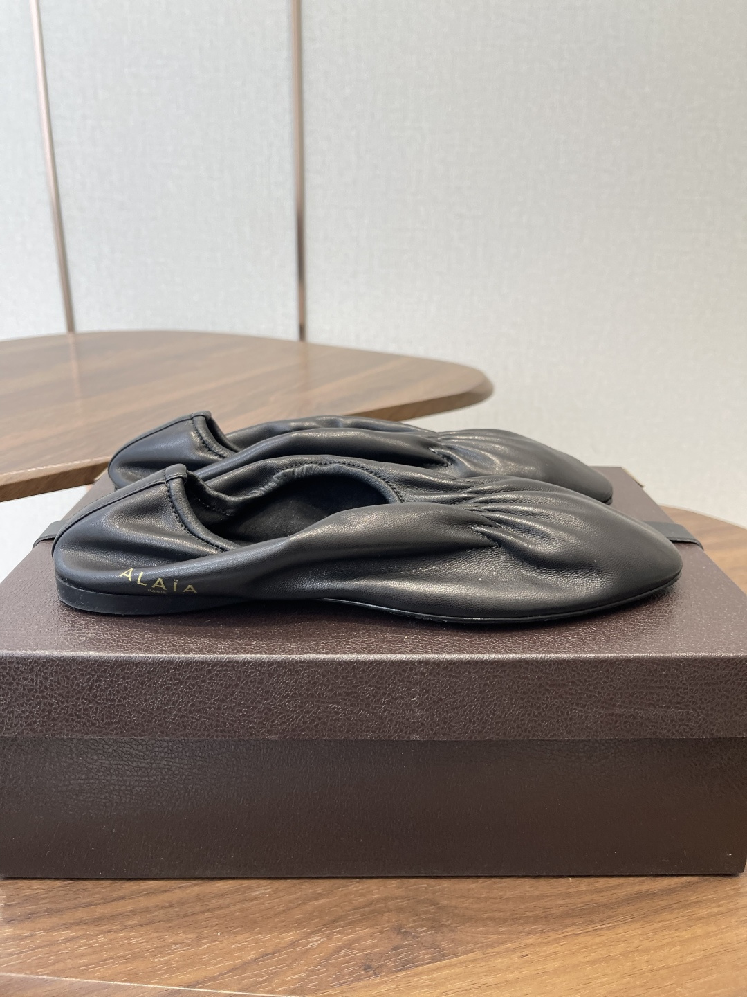 알라이아(ALAIA) 발레리나 플랫 슈즈 신발