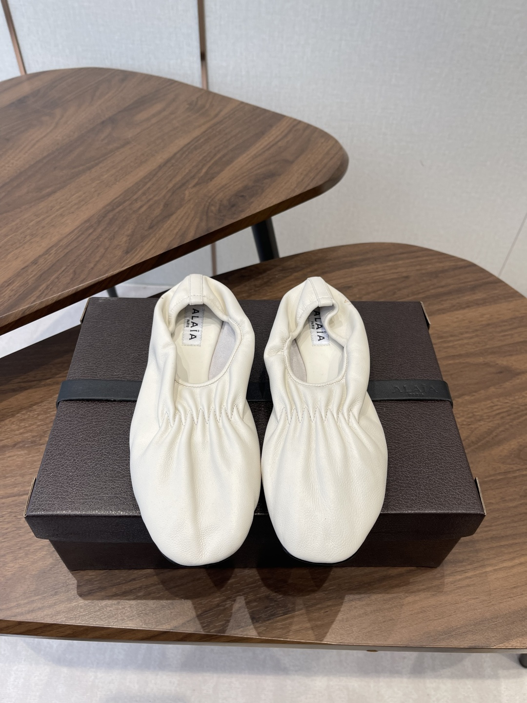 알라이아(ALAIA) 발레리나 플랫 슈즈 신발