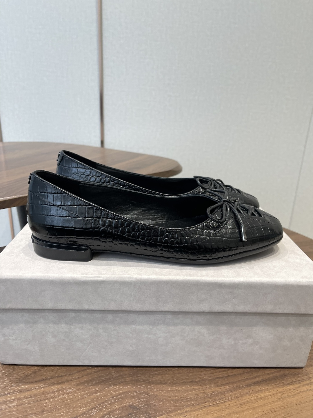 지미추(Jimmy Choo) 리본 플랫 슈즈 신발