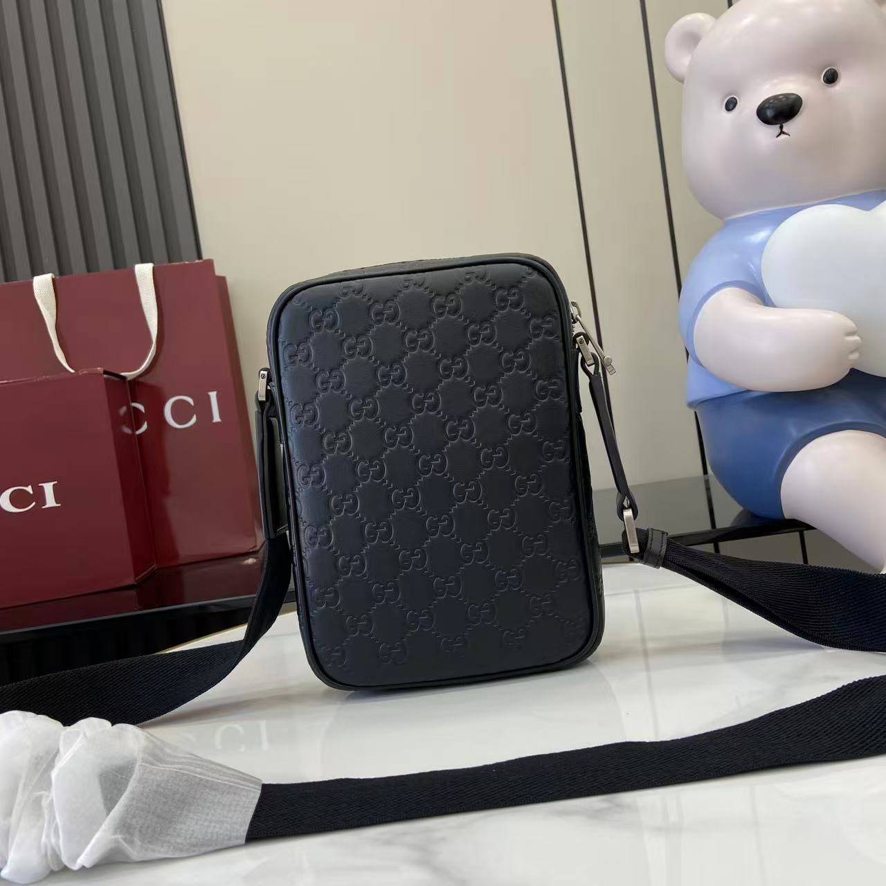 GUCCI 구찌 GG 엠블럼 블랙 엠보싱 미니 메신저백 크로스백 가방 (850238)