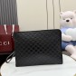 GUCCI 구찌 GG 엠블럼 블랙 엠보싱 클러치 가방 라지(850224)