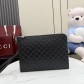 GUCCI 구찌 GG 엠블럼 블랙 엠보싱 레더 클러치 가방 (850223)