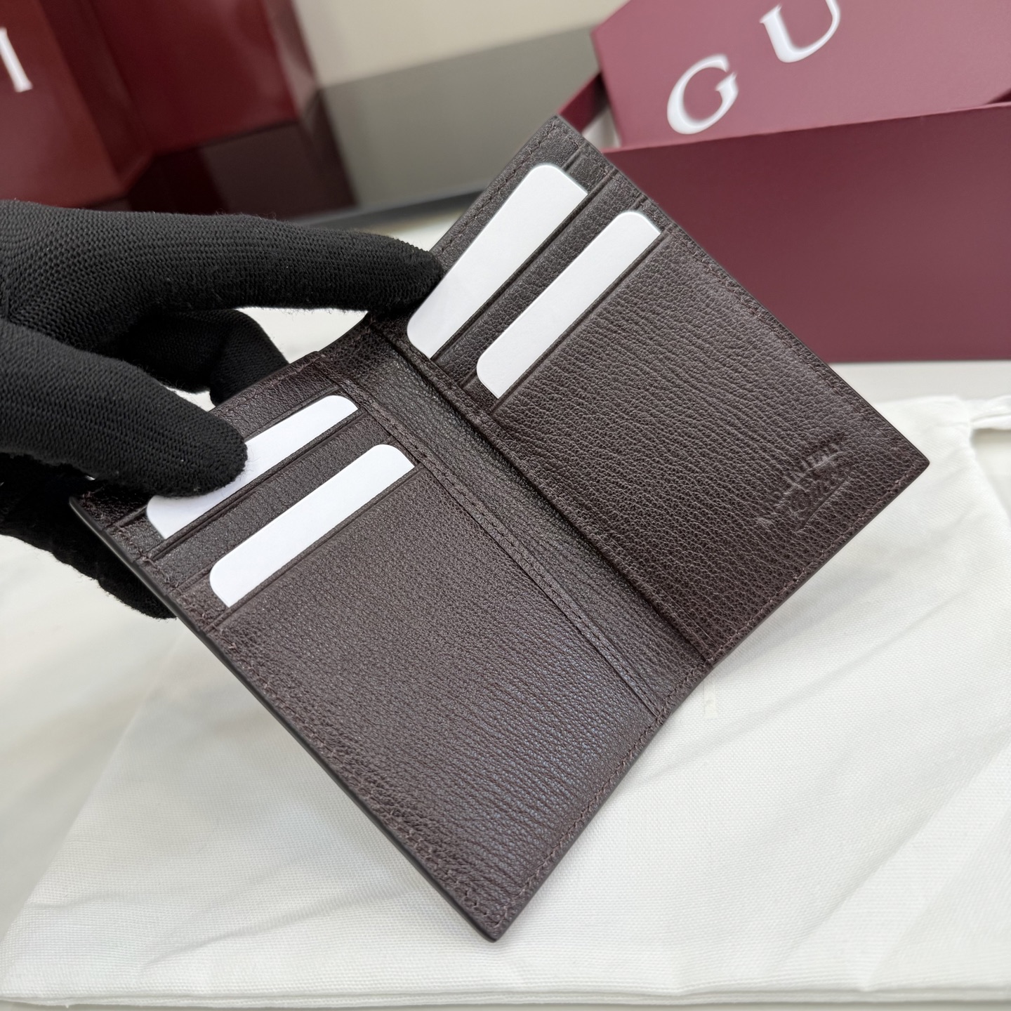 GUCCI 구찌 2026 SS 리라(Lira) 세로형 레더 카드 지갑 (867327)