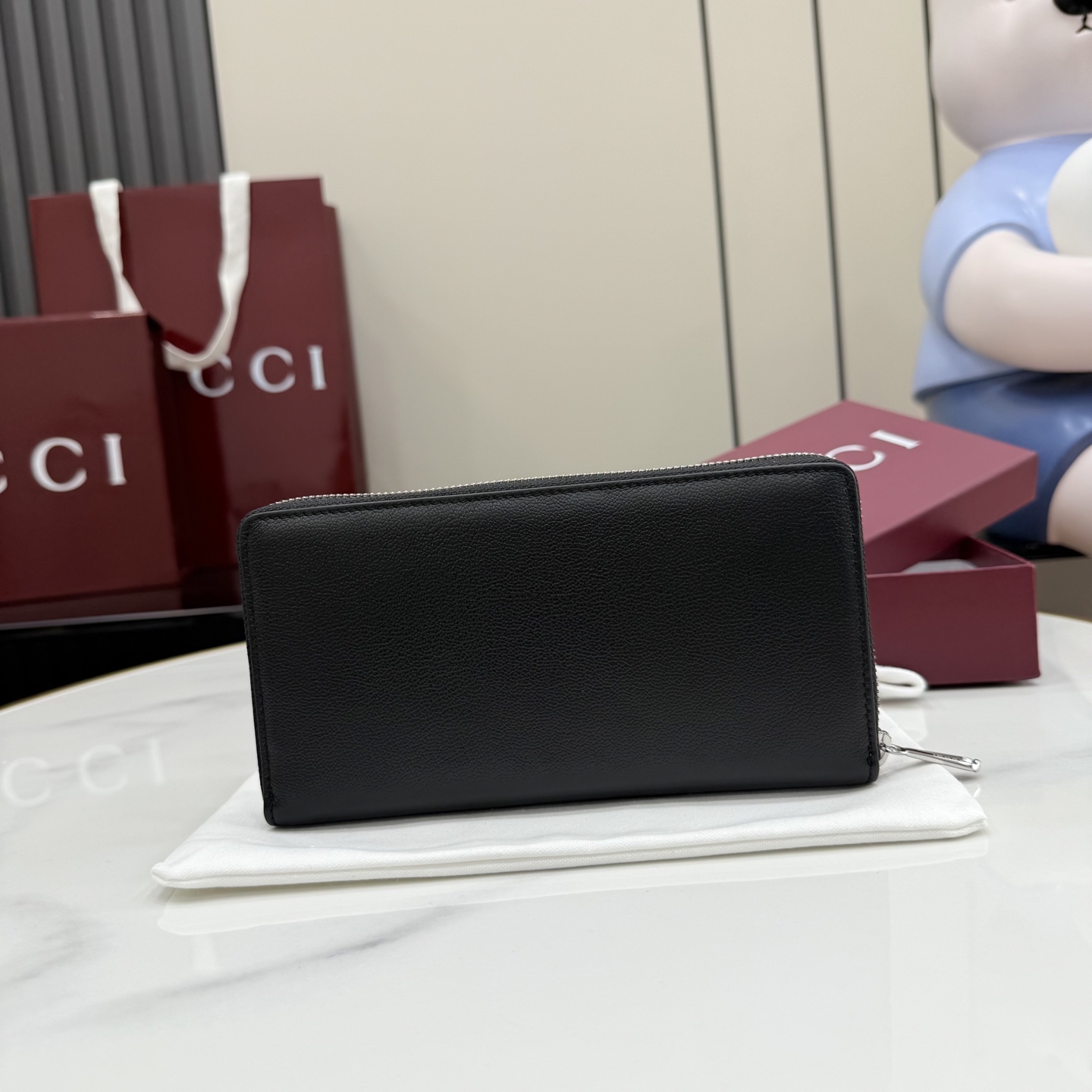 GUCCI 구찌 2026 SS 리라(Lira) 짚 어라운드 장지갑 (867318)