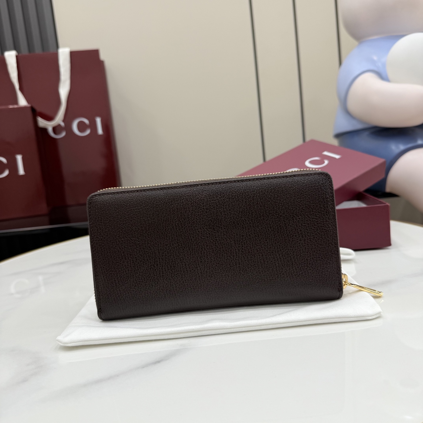 GUCCI 구찌 2026 SS 리라(Lira) 짚 어라운드 장지갑 (867318)