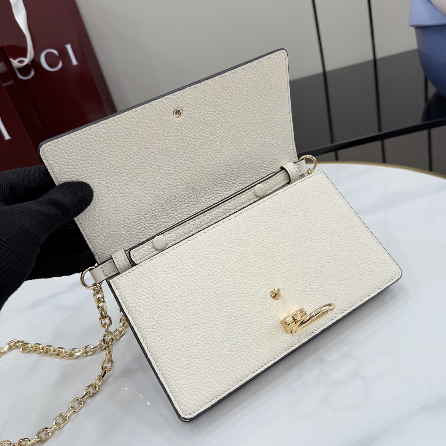 GUCCI 구찌 하프 홀스빗 레더 체인 지갑 월렛(WOC) - 화이트 (855654)