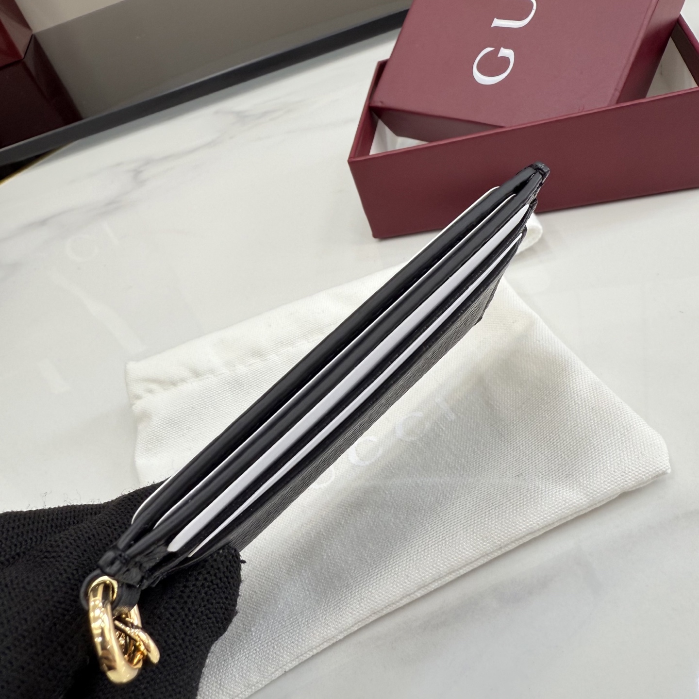 GUCCI 구찌 하프 홀스빗 레더 카드 지갑 (855651)