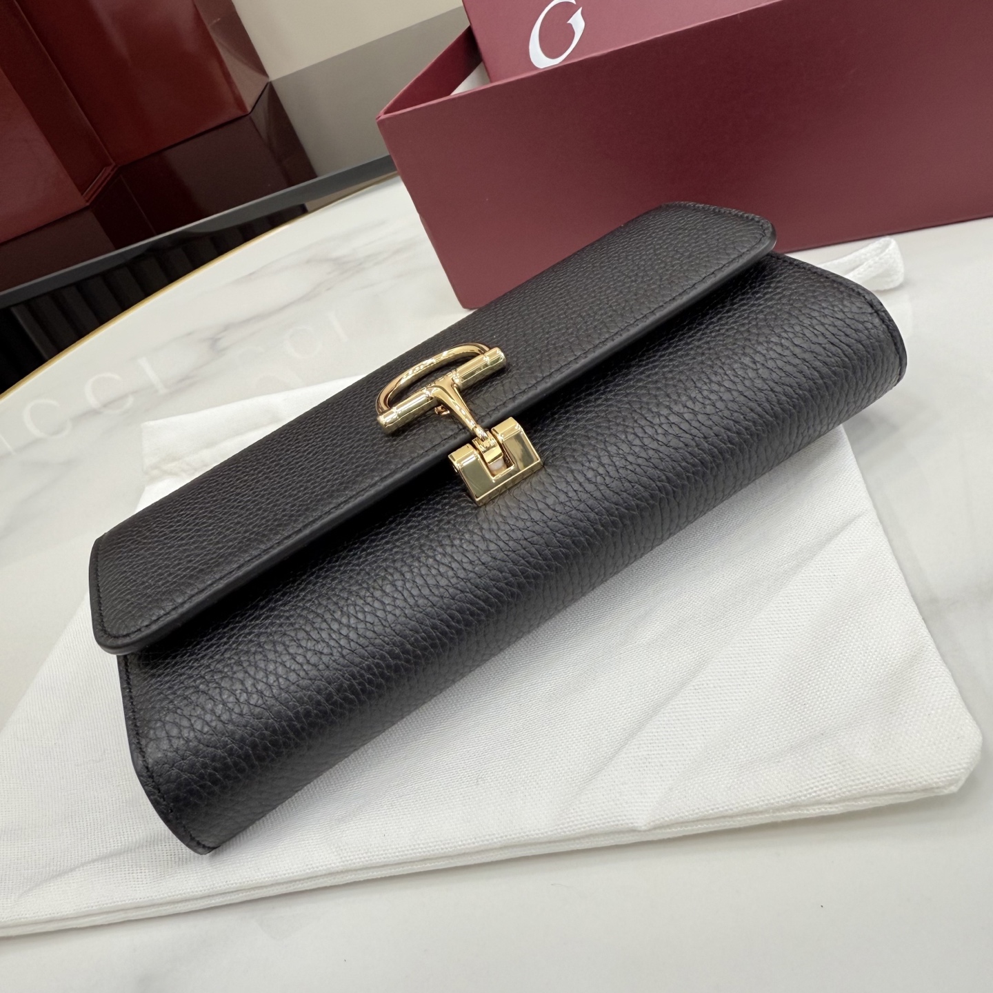 GUCCI 구찌 하프 홀스빗 레더 플랩 장지갑 (848791)