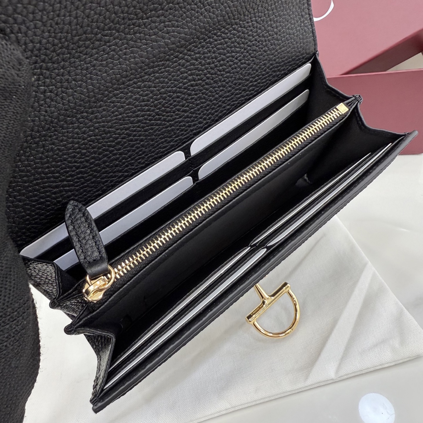 GUCCI 구찌 하프 홀스빗 레더 플랩 장지갑 (848791)