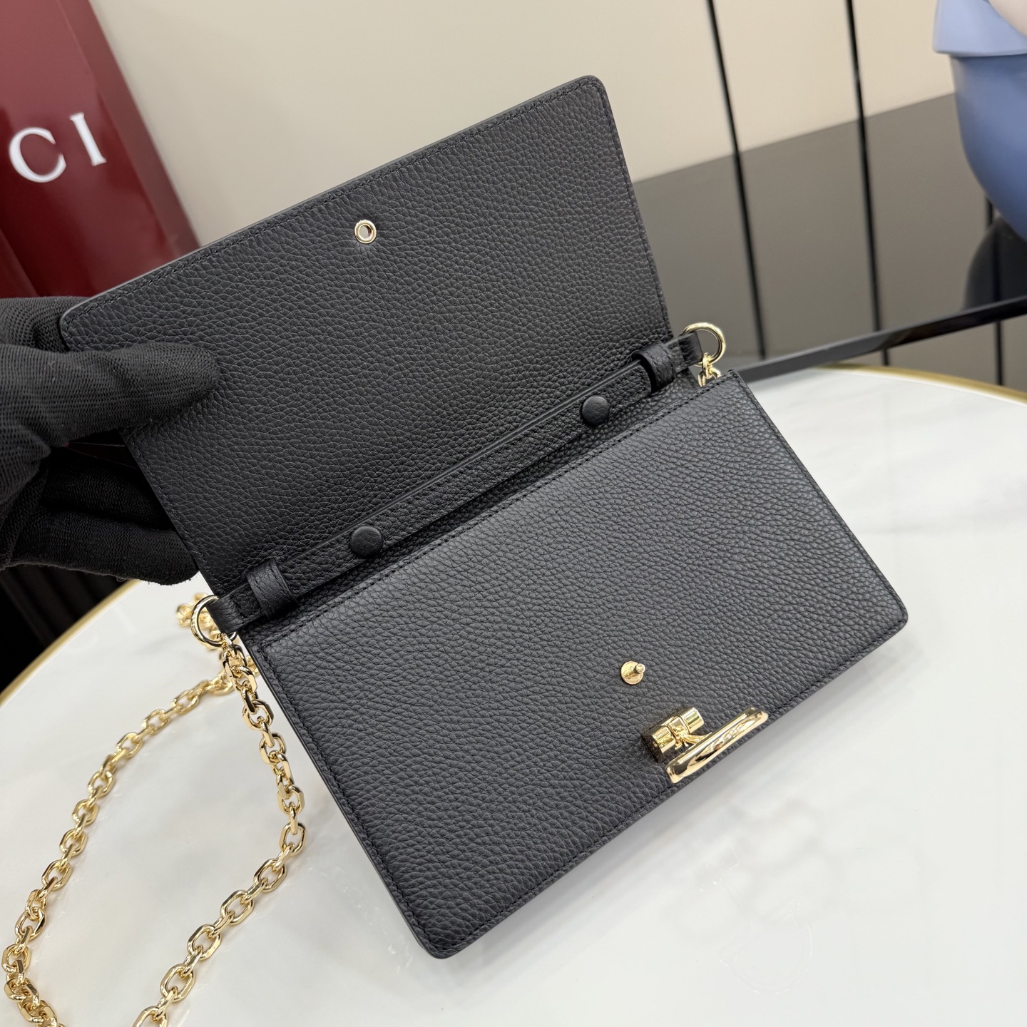 GUCCI 구찌 하프 홀스빗 레더 체인 지갑 월렛(WOC) - 블랙 (855654)