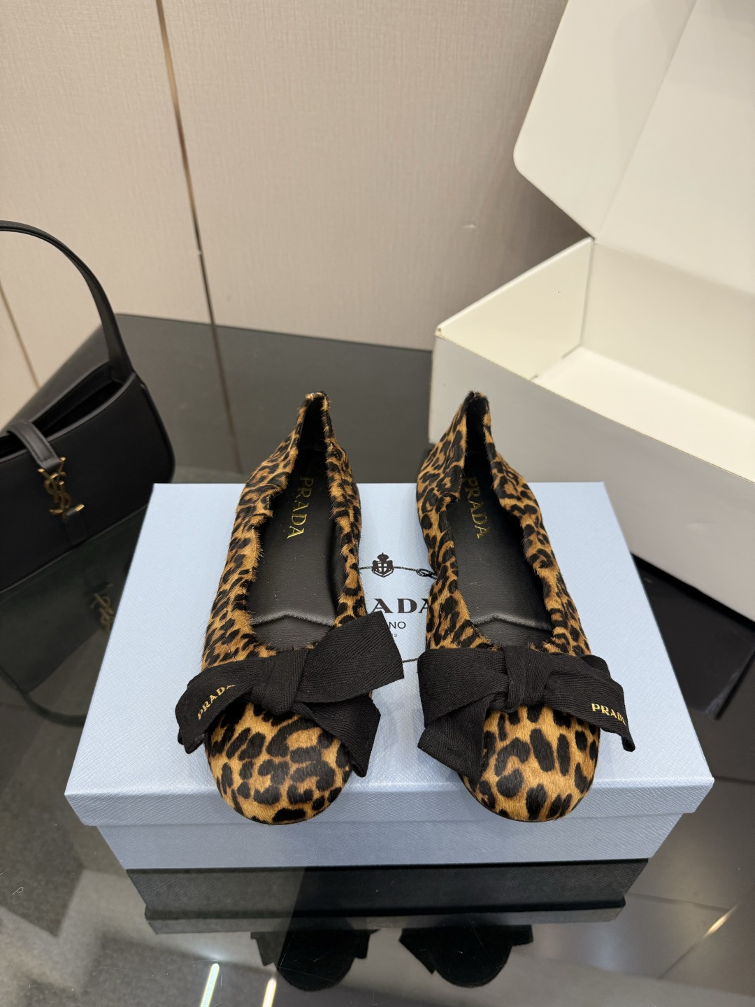 프라다(PRADA) 메리제인 슈즈 신발