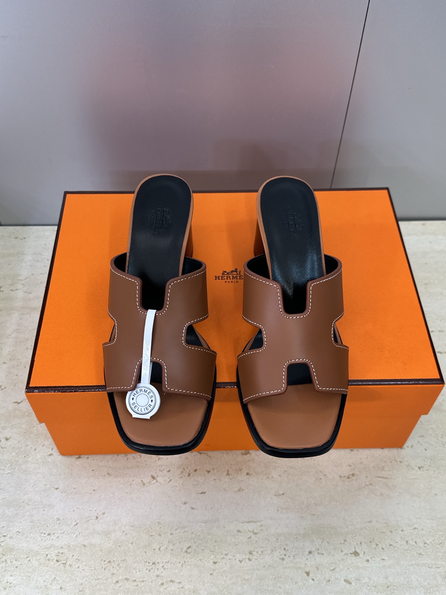 에르메스(HERMES)  굵은굽 슬리퍼 샌들 신발