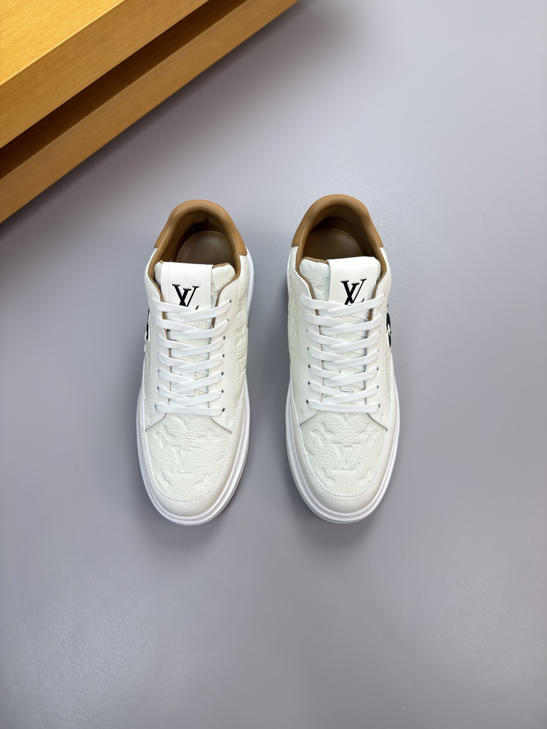 Louis Vuitton LV 루이비통 나파 레더 캐주얼 스니커즈 신발