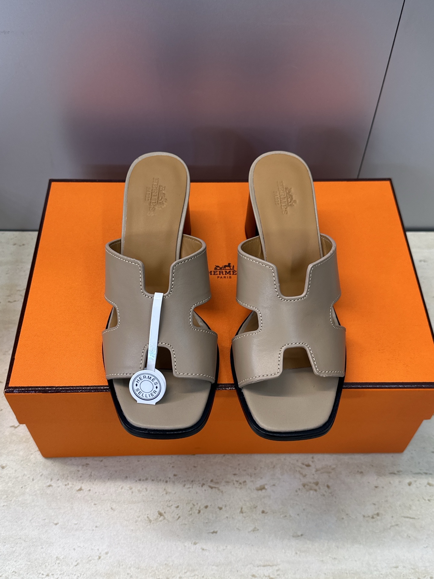 에르메스(HERMES)  굵은굽 슬리퍼 샌들 신발