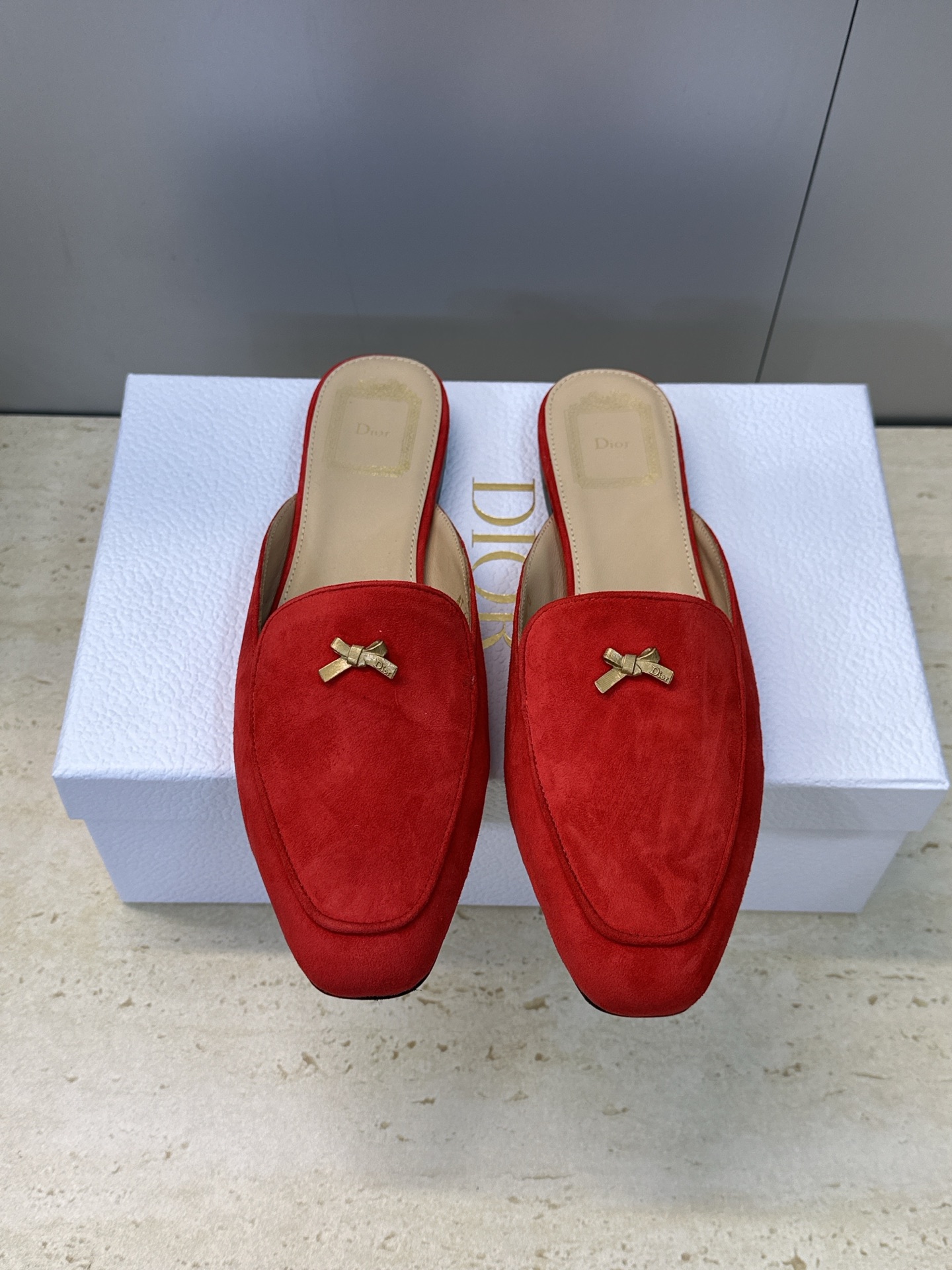 디올(DIOR) 베이비 보우 젤리 컬러 뮬 신발