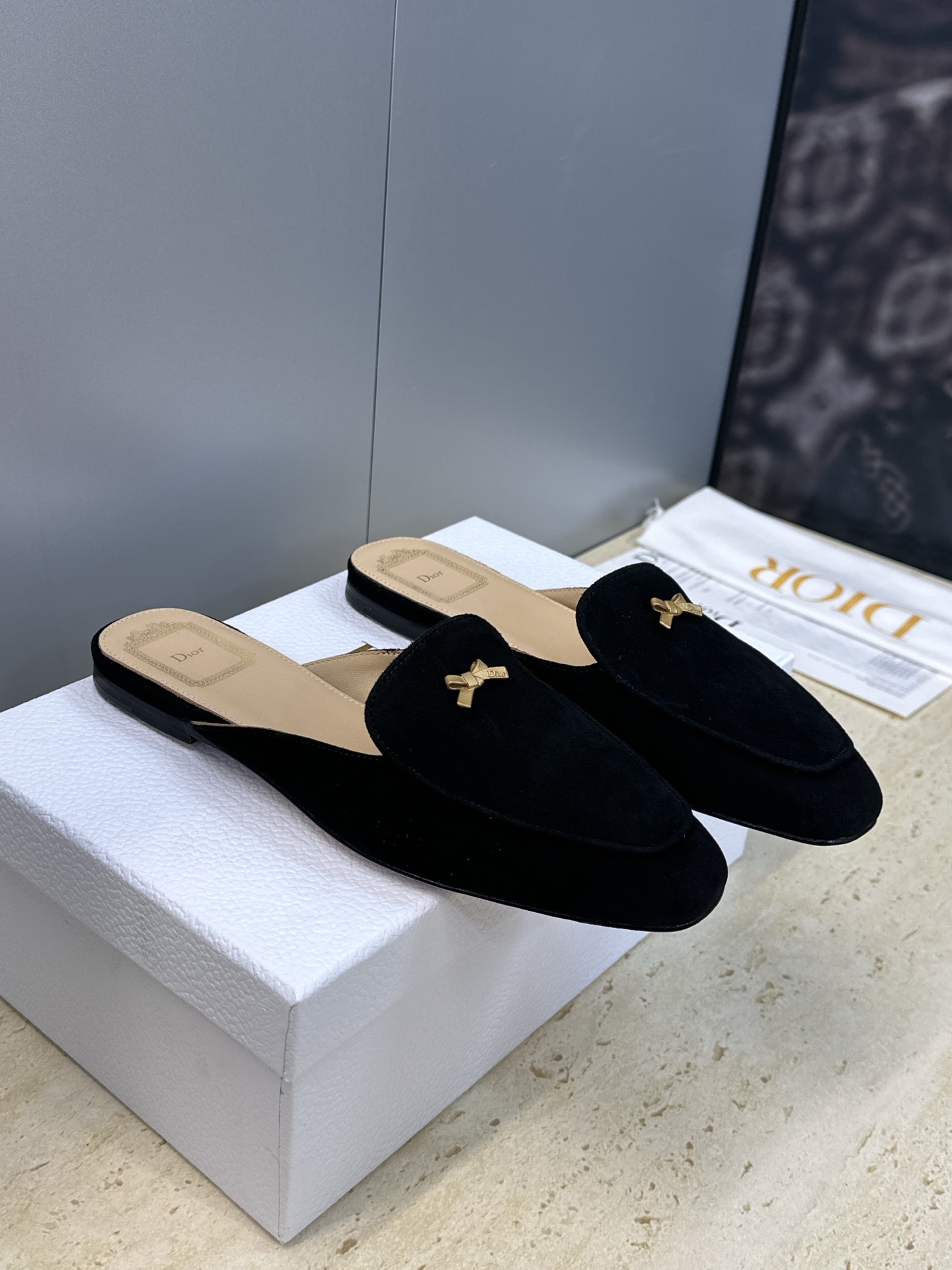 디올(DIOR) 베이비 보우 젤리 컬러 뮬 신발