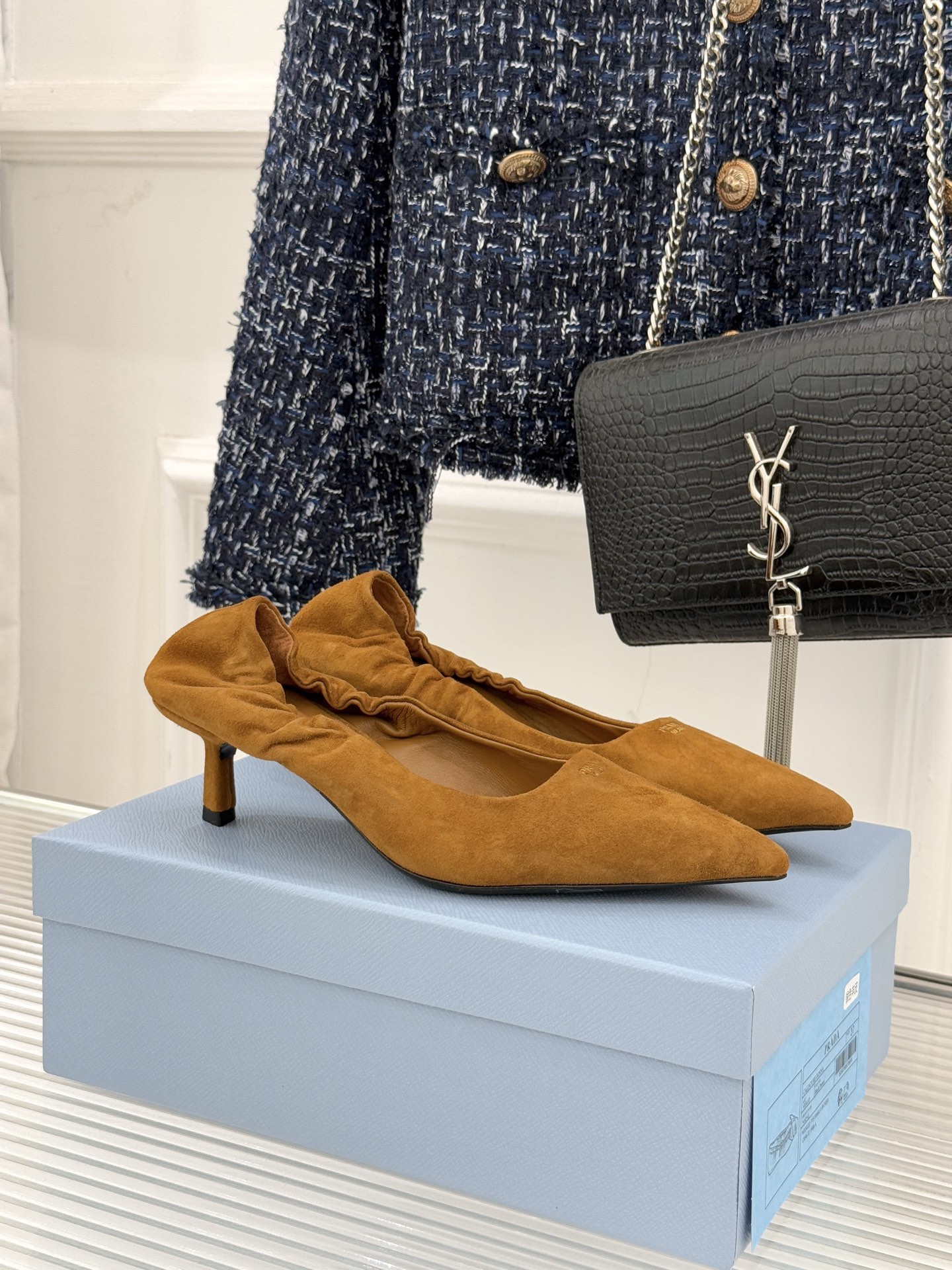 프라다(PRADA) 빈티지 레터링 캣힐 슈즈 신발