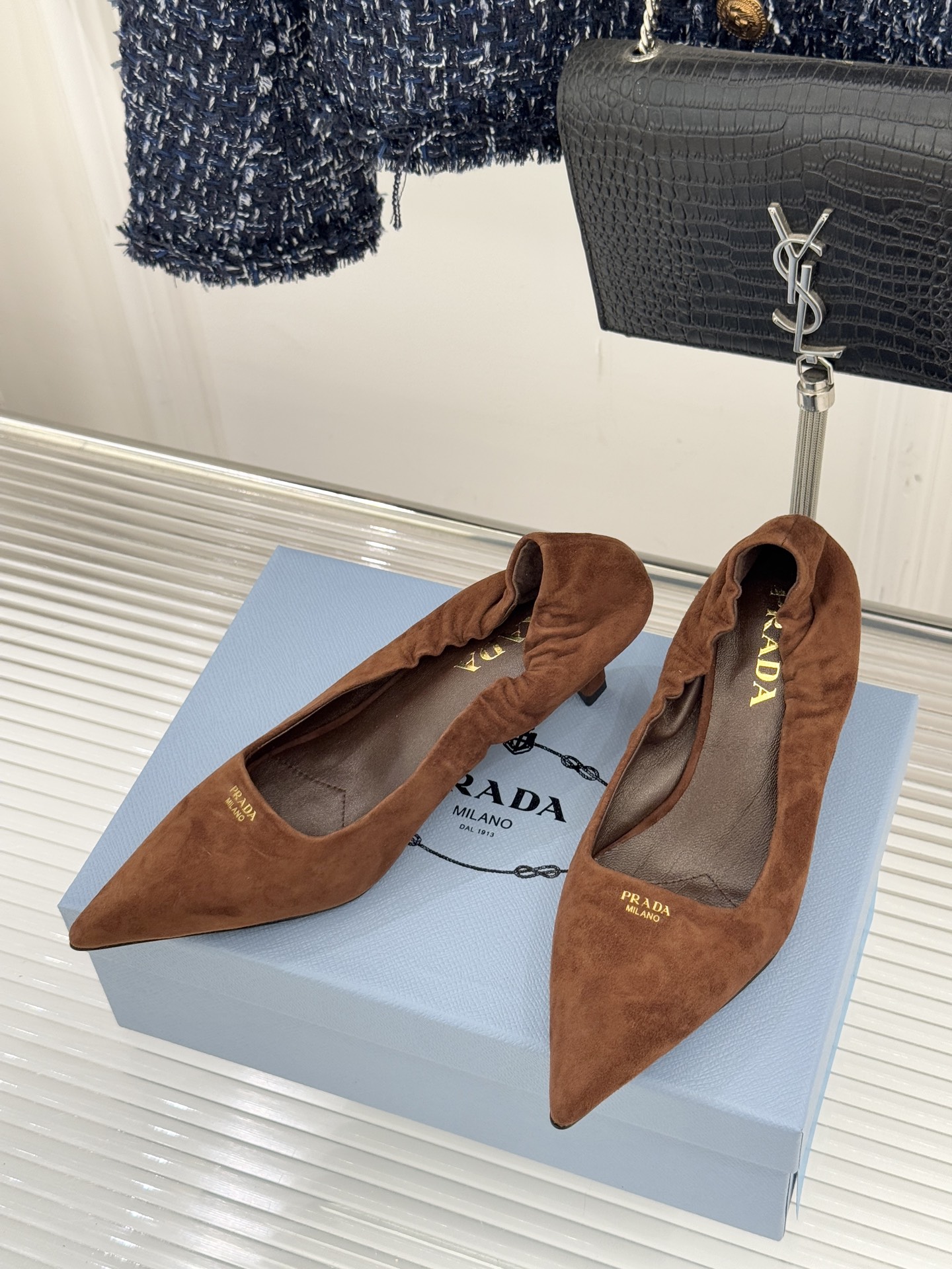 프라다(PRADA) 빈티지 레터링 캣힐 슈즈 신발